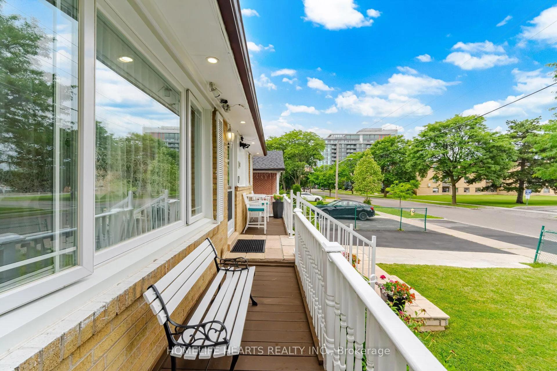 Photo 2 of 32 Jansusie Road, Etobicoke, West Humber-Clairville — HOMEH
