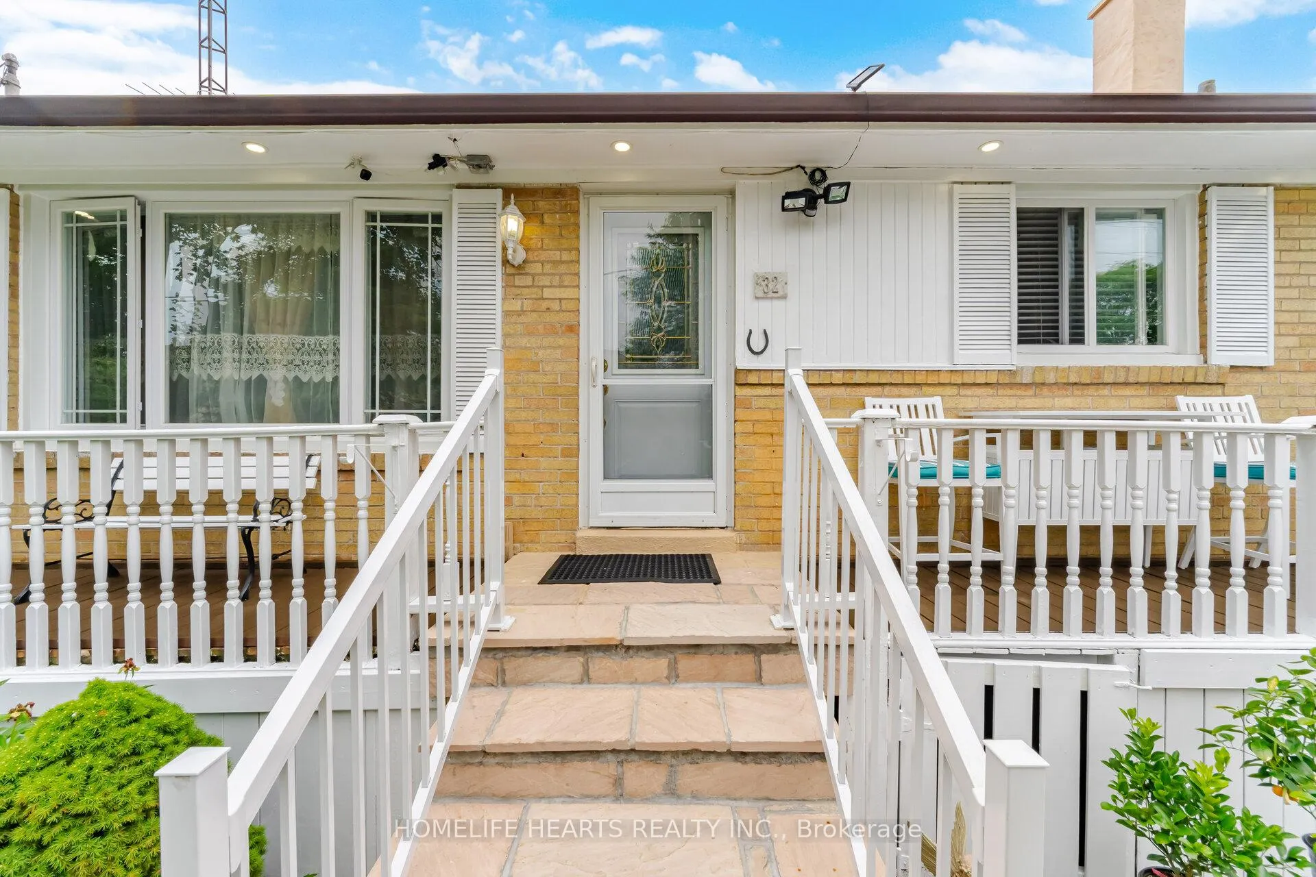 Photo 3 of 32 Jansusie Road, Etobicoke, West Humber-Clairville — HOMEH