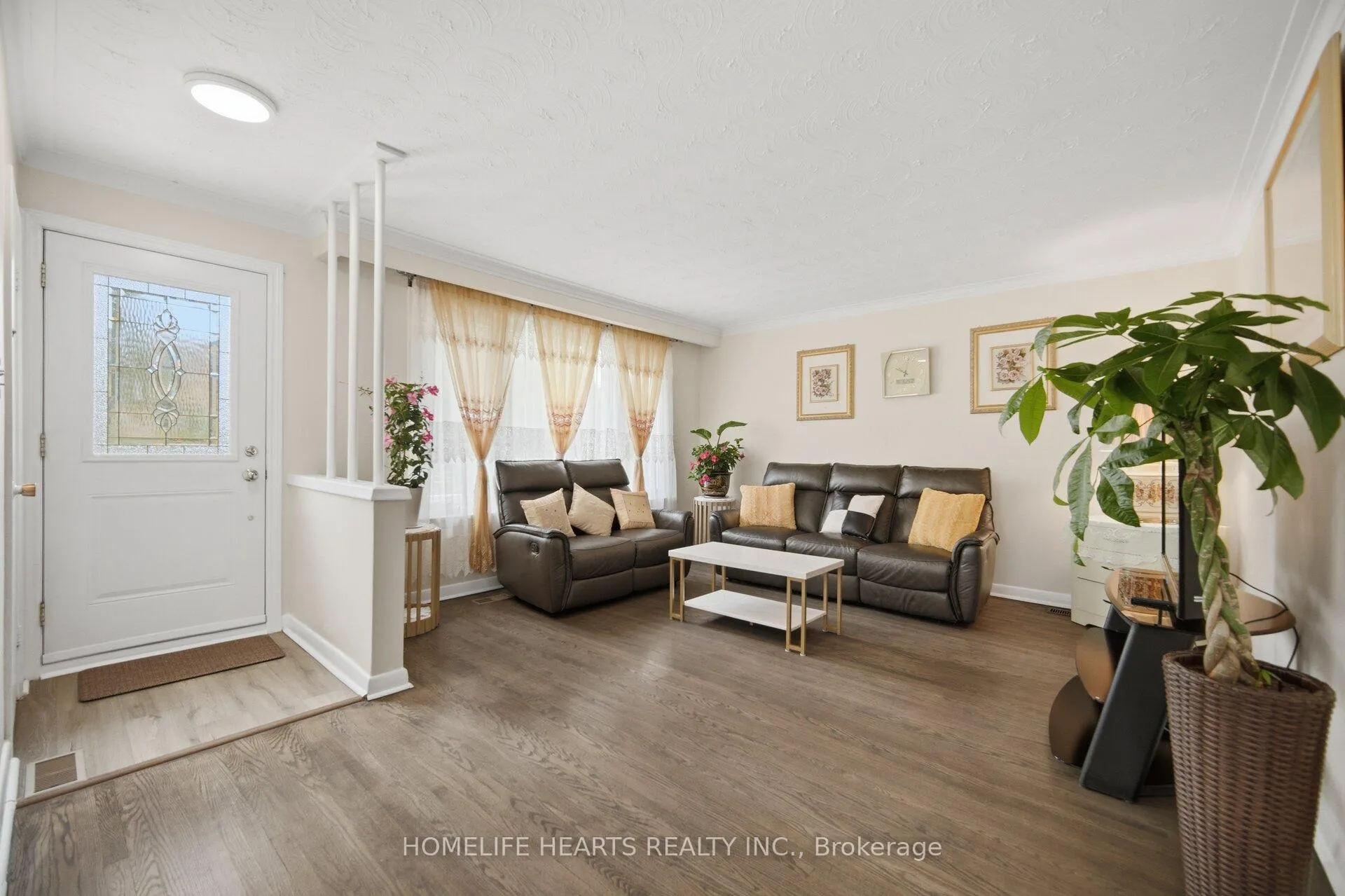 Photo 7 of 32 Jansusie Road, Etobicoke, West Humber-Clairville — HOMEH