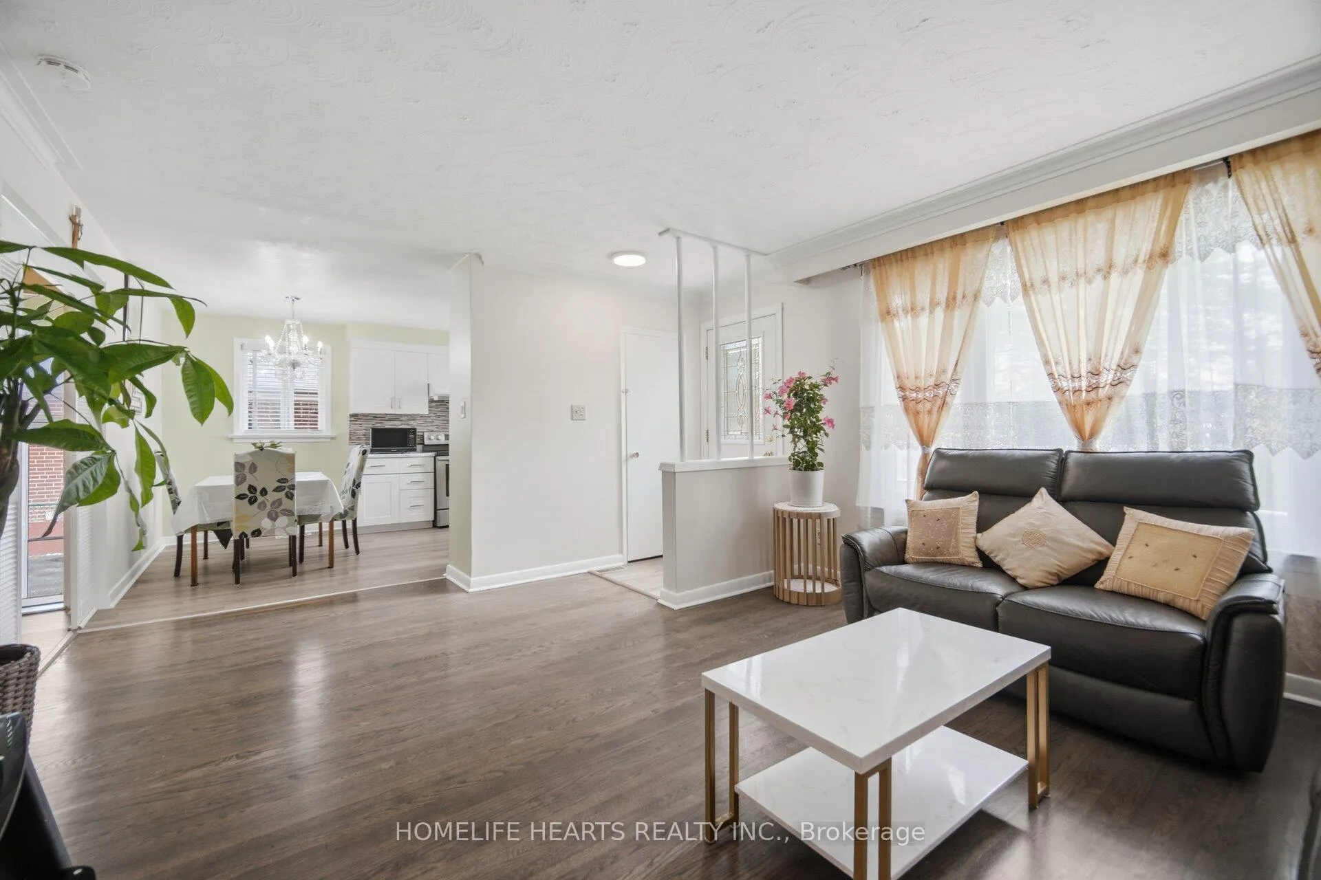Photo 8 of 32 Jansusie Road, Etobicoke, West Humber-Clairville — HOMEH