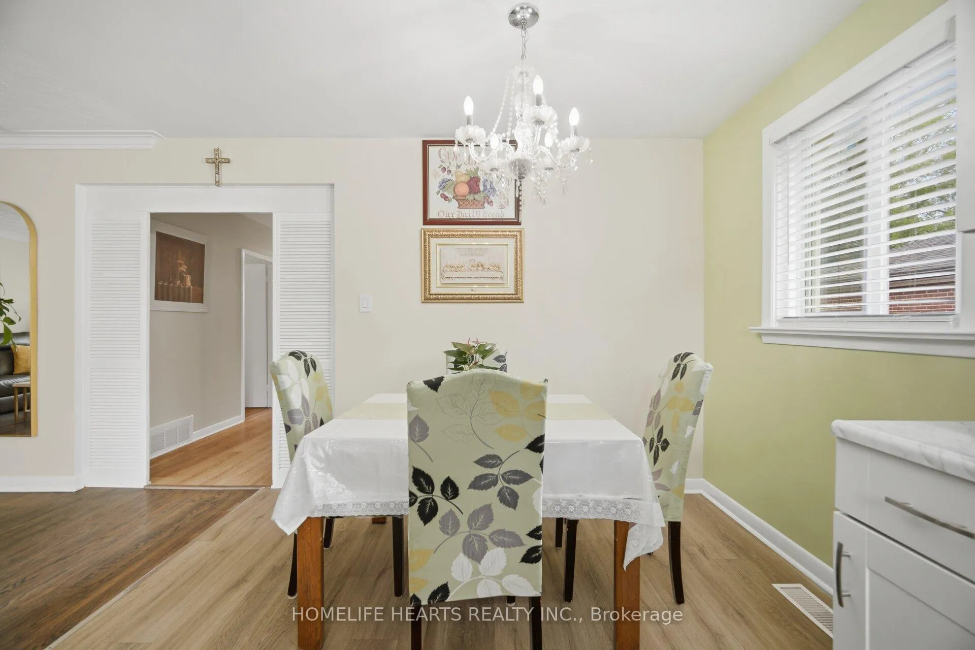 Photo 9 of 32 Jansusie Road, Etobicoke, West Humber-Clairville — HOMEH