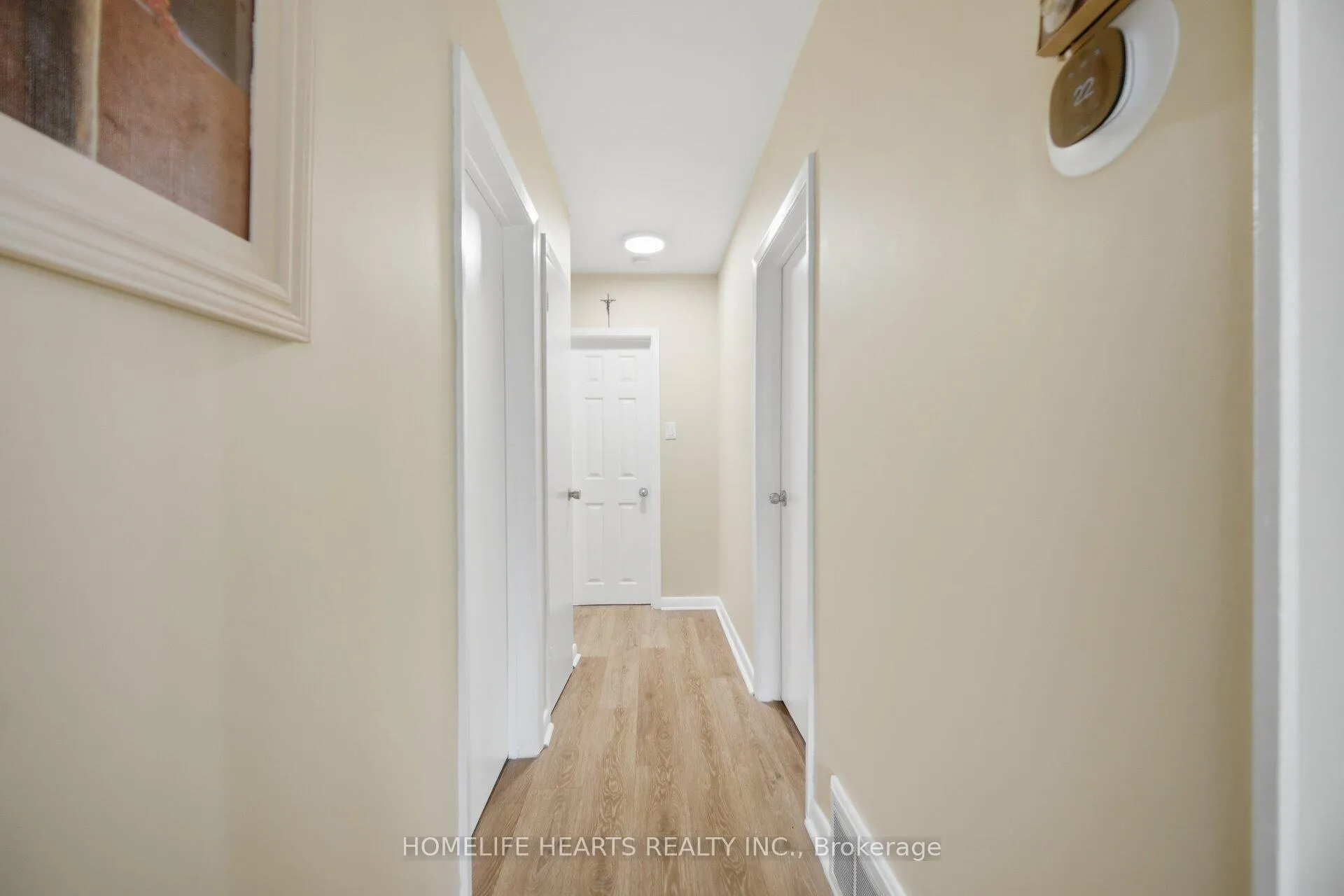Photo 12 of 32 Jansusie Road, Etobicoke, West Humber-Clairville — HOMEH