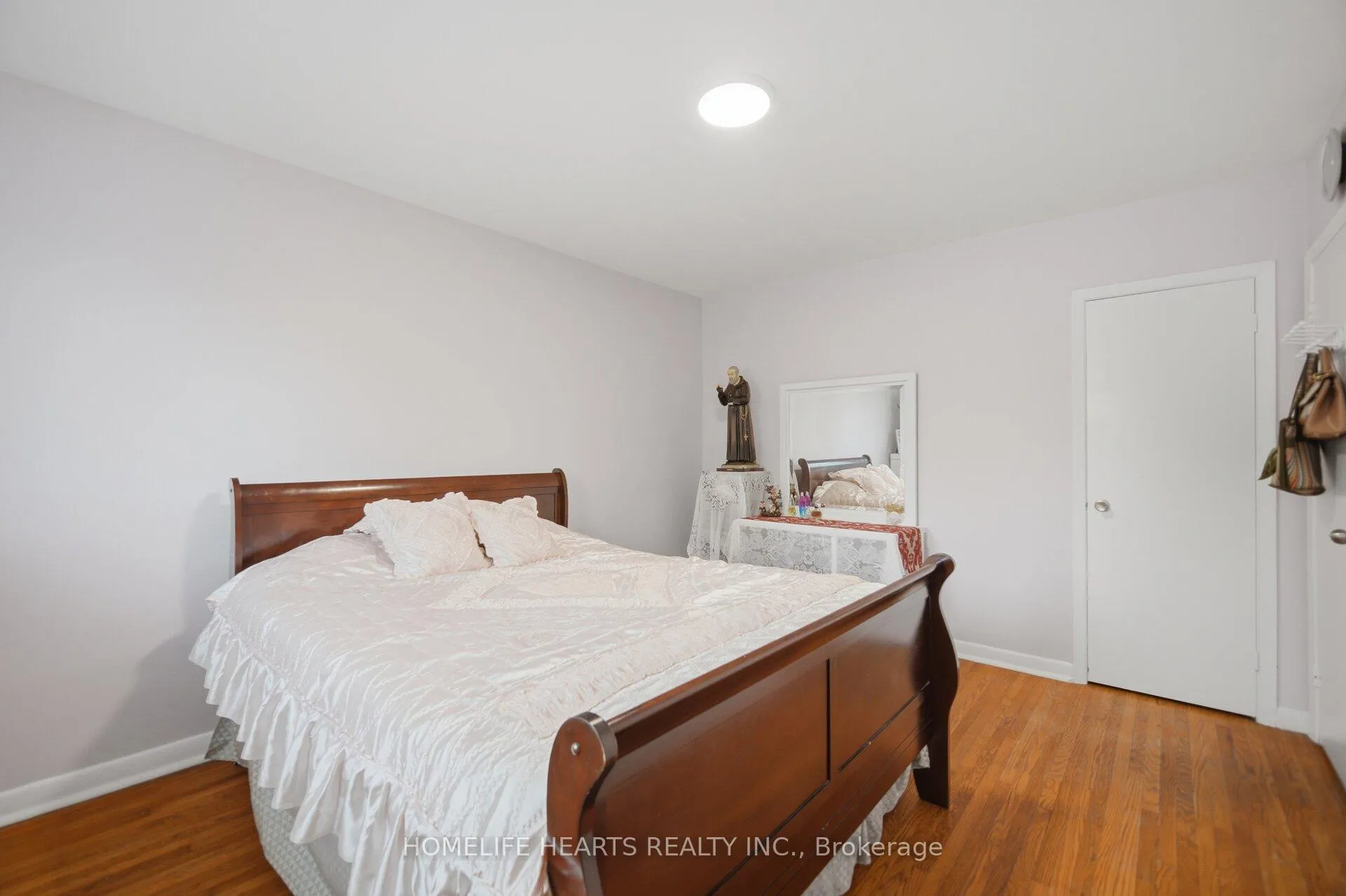 Photo 14 of 32 Jansusie Road, Etobicoke, West Humber-Clairville — HOMEH