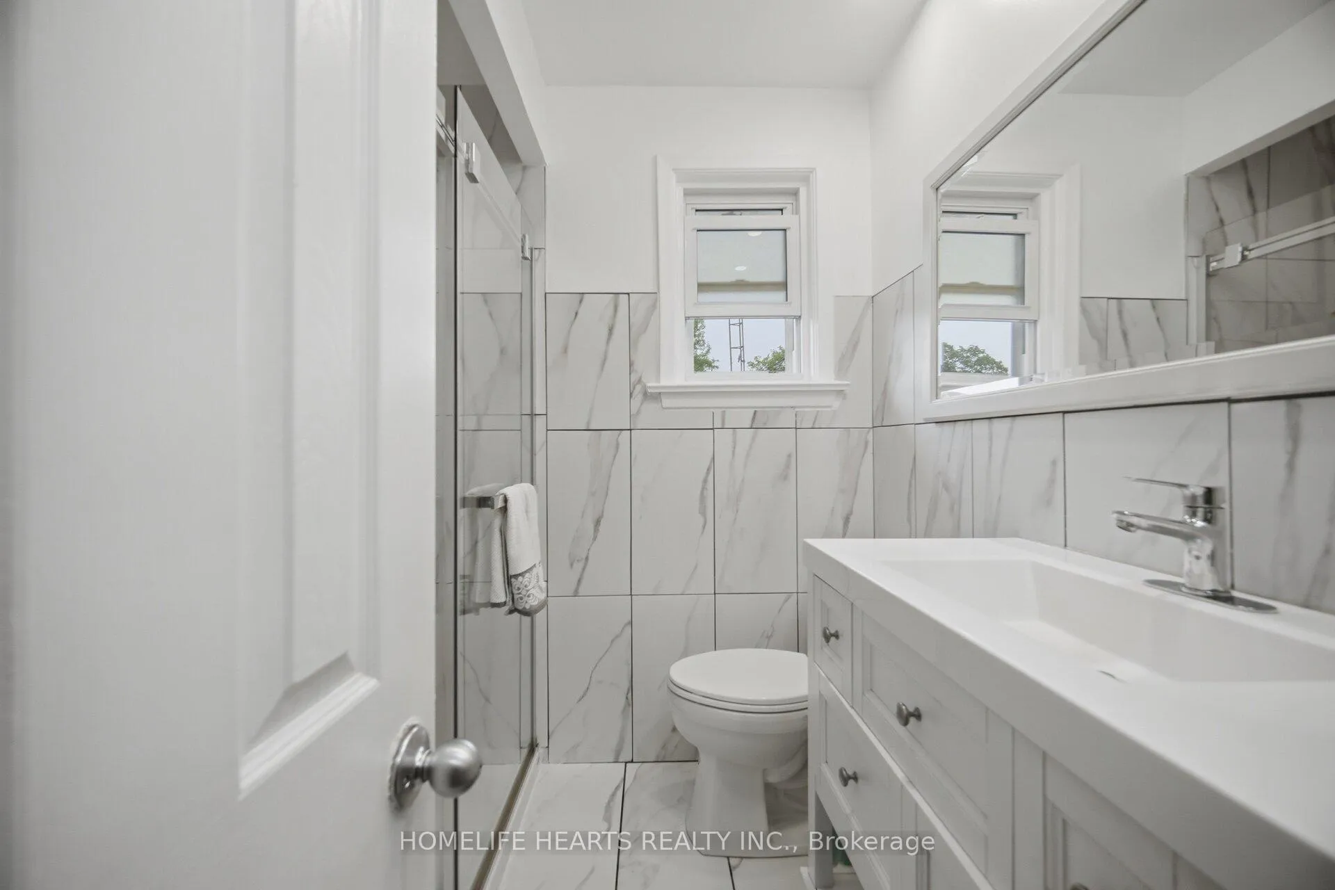 Photo 18 of 32 Jansusie Road, Etobicoke, West Humber-Clairville — HOMEH