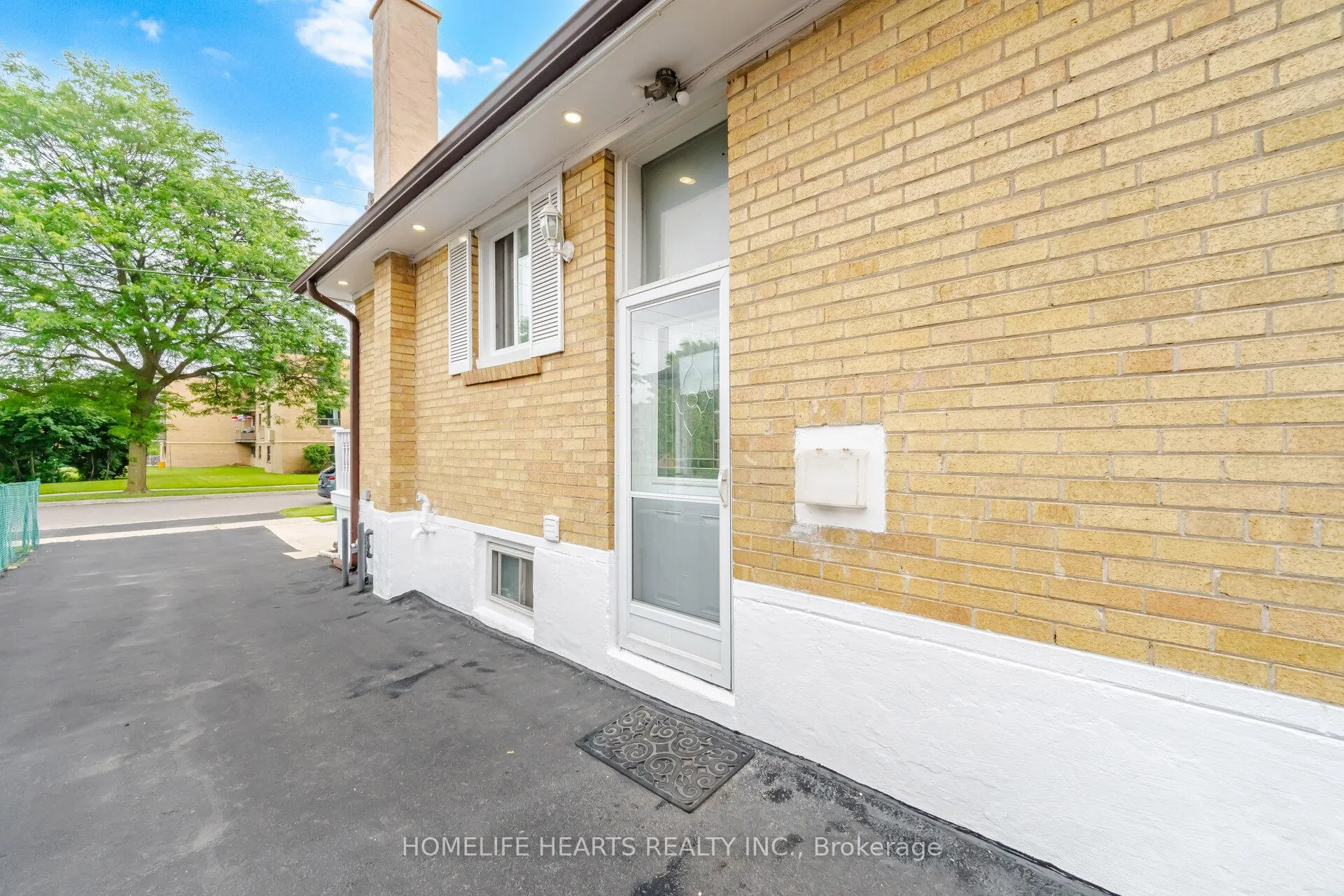 Photo 21 of 32 Jansusie Road, Etobicoke, West Humber-Clairville — HOMEH