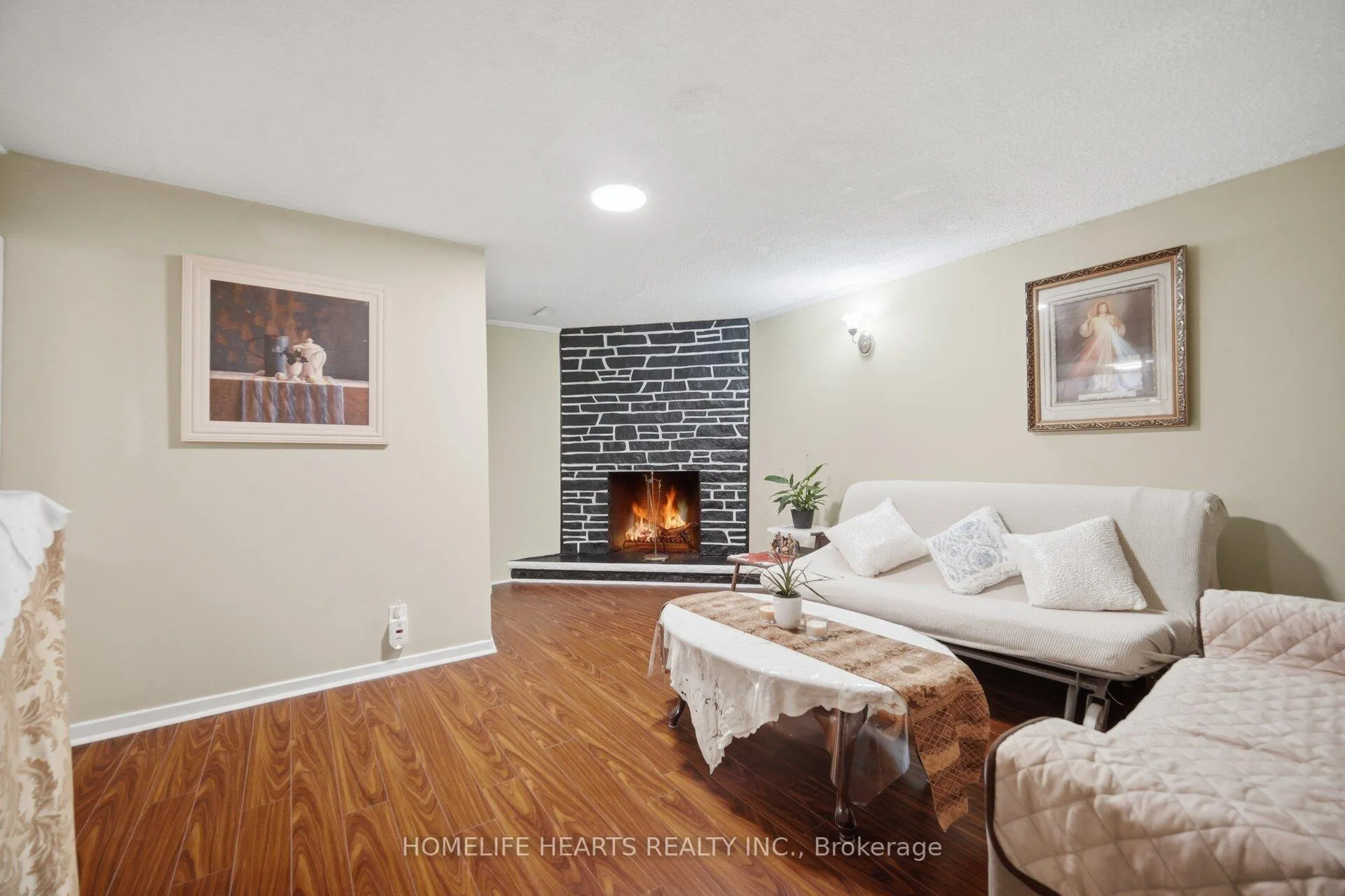 Photo 27 of 32 Jansusie Road, Etobicoke, West Humber-Clairville — HOMEH