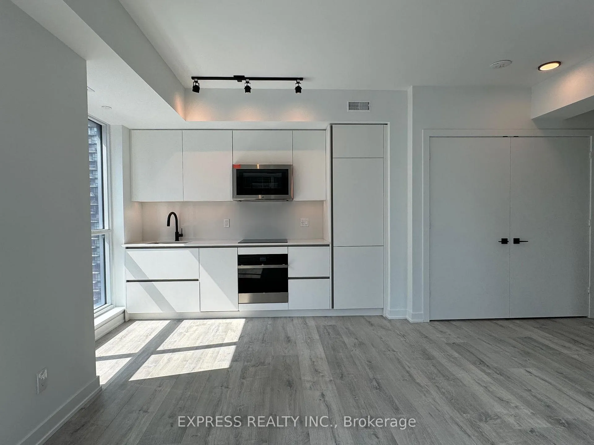 Photo 1 of Unit 3603, 327 King Street W, Toronto, Waterfront Communities — HOMEH