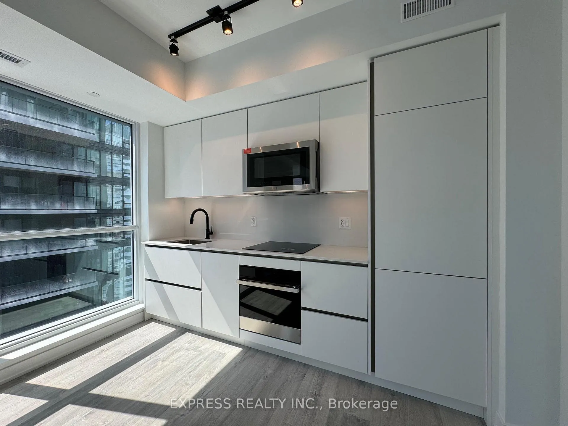 Photo 3 of Unit 3603, 327 King Street W, Toronto, Waterfront Communities — HOMEH