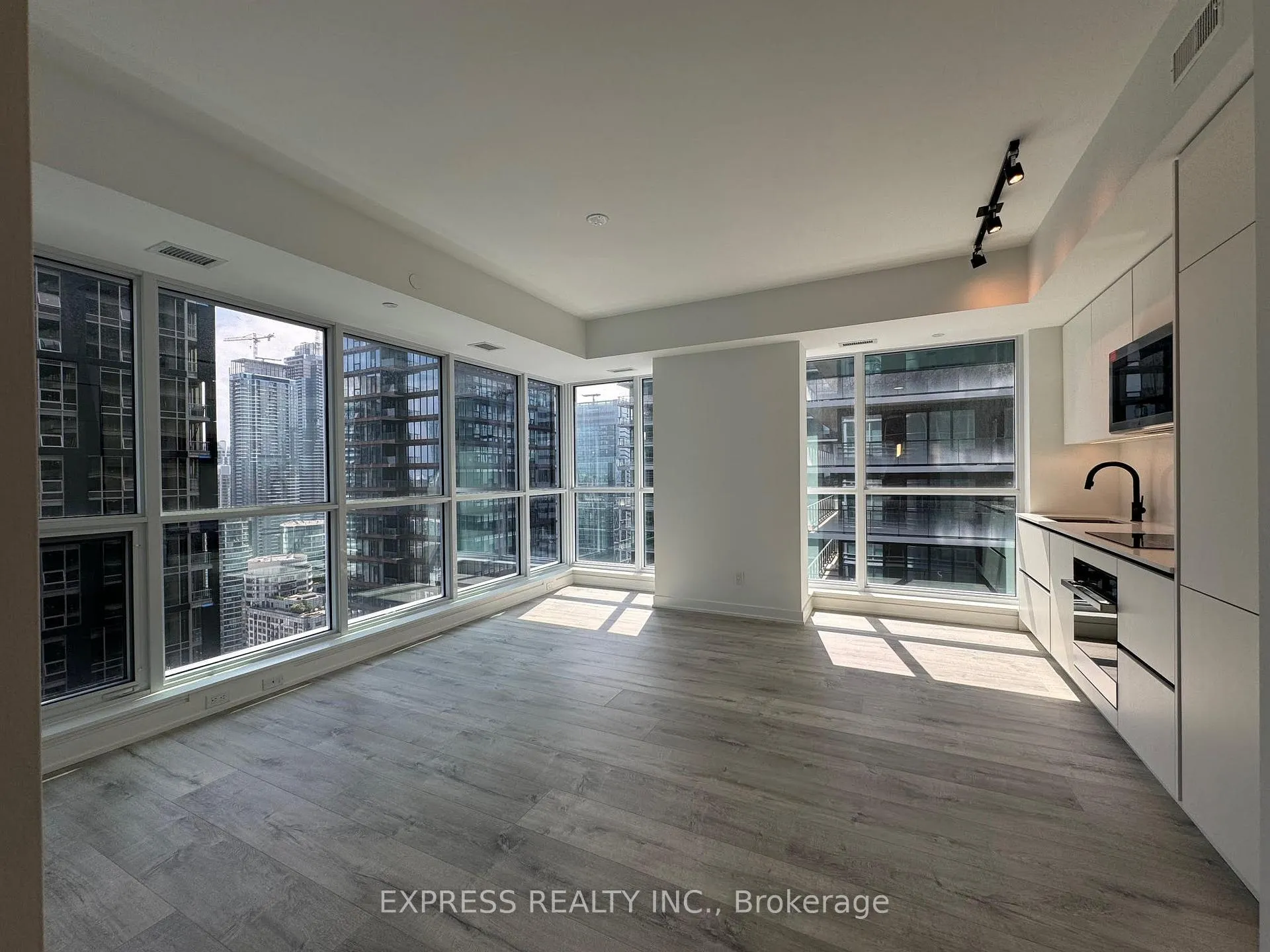 Photo 6 of Unit 3603, 327 King Street W, Toronto, Waterfront Communities — HOMEH