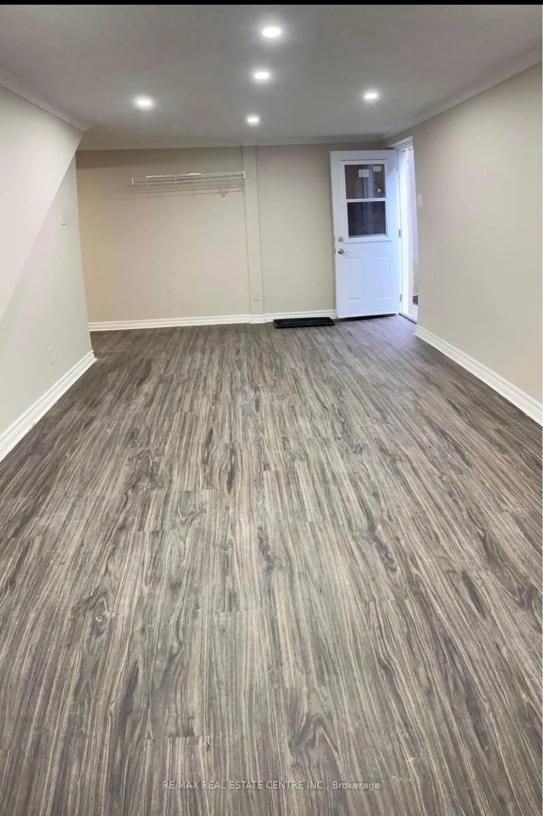 Photo 3 of Unit 16, 453 Albert Street, Waterloo, Lakeshore Village — HOMEH