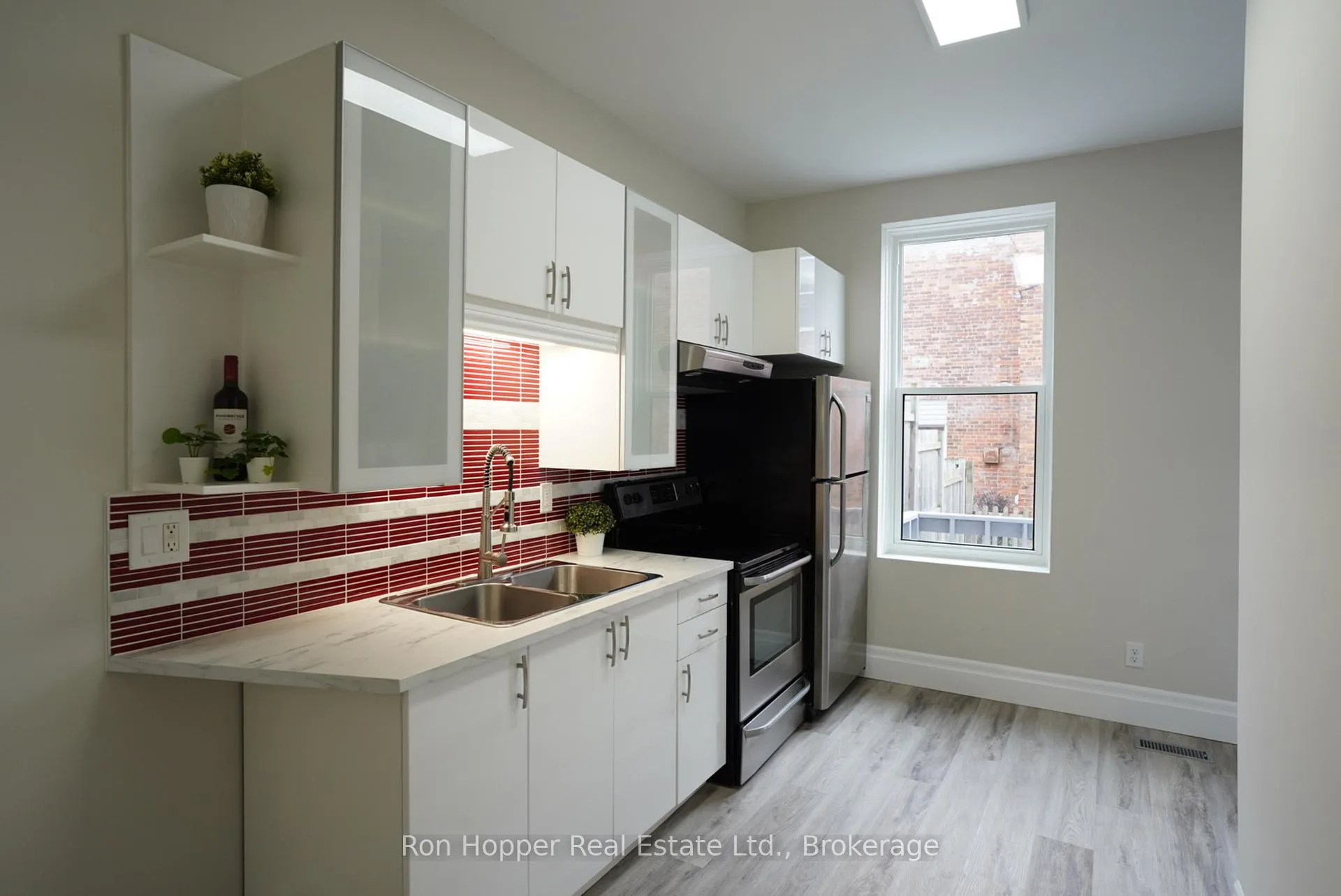 Photo 10 of 353 11th Street E, Owen Sound — HOMEH