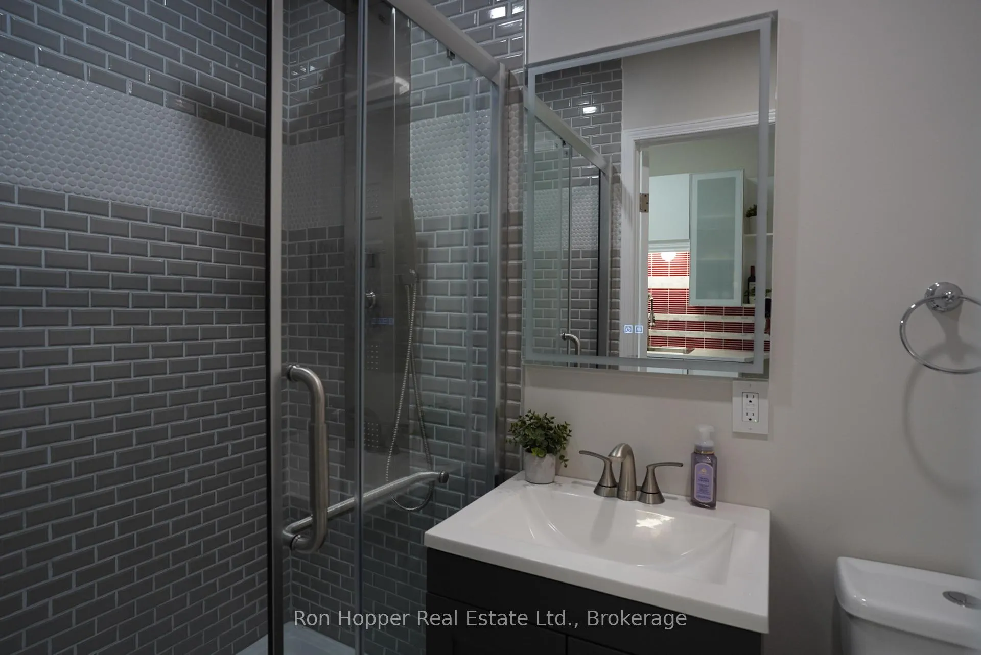 Photo 14 of 353 11th Street E, Owen Sound — HOMEH
