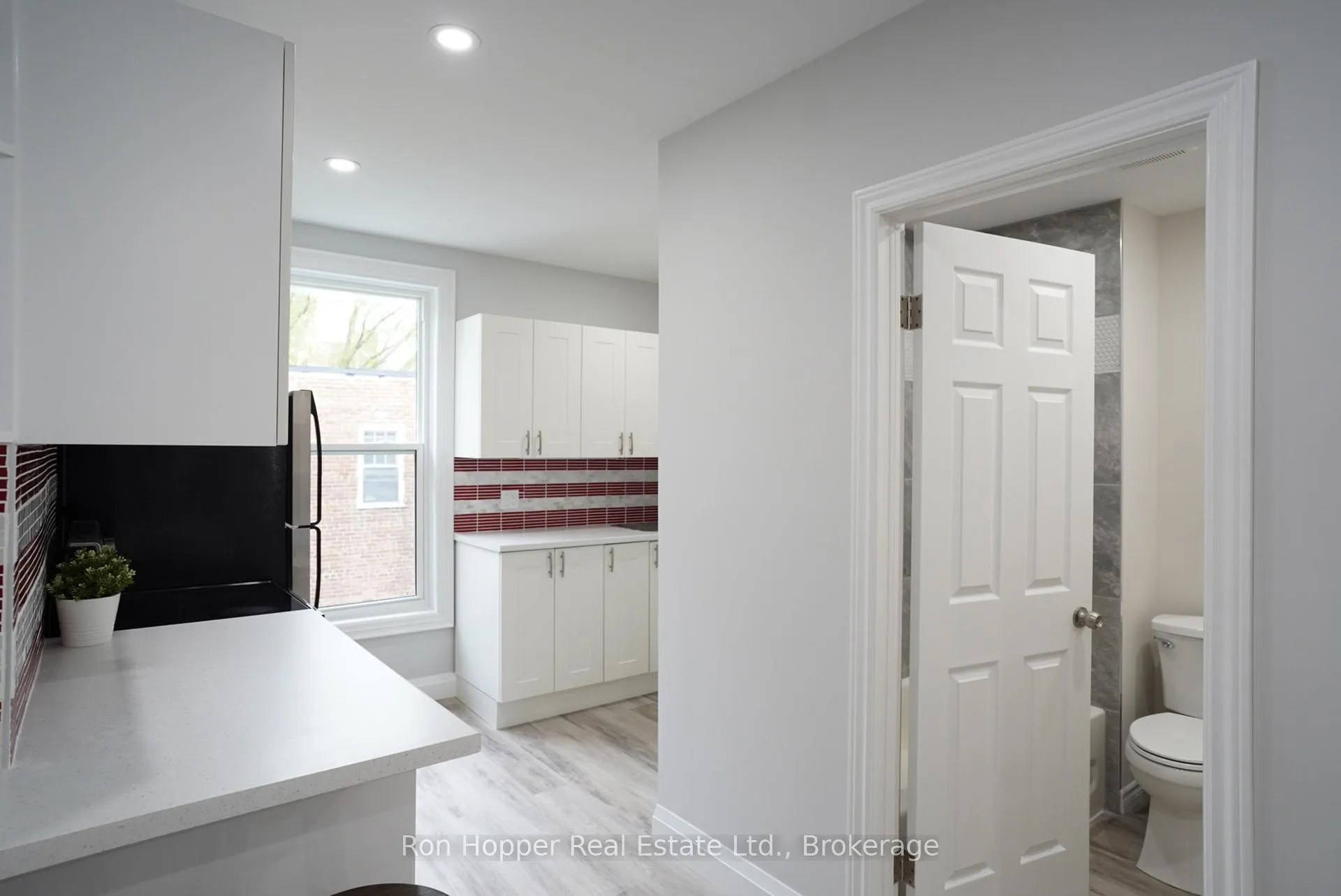 Photo 17 of 353 11th Street E, Owen Sound — HOMEH