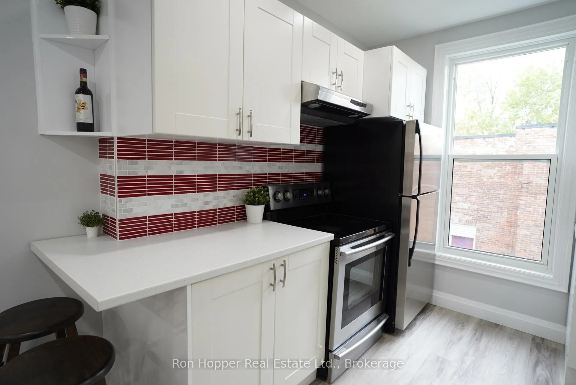 Photo 18 of 353 11th Street E, Owen Sound — HOMEH