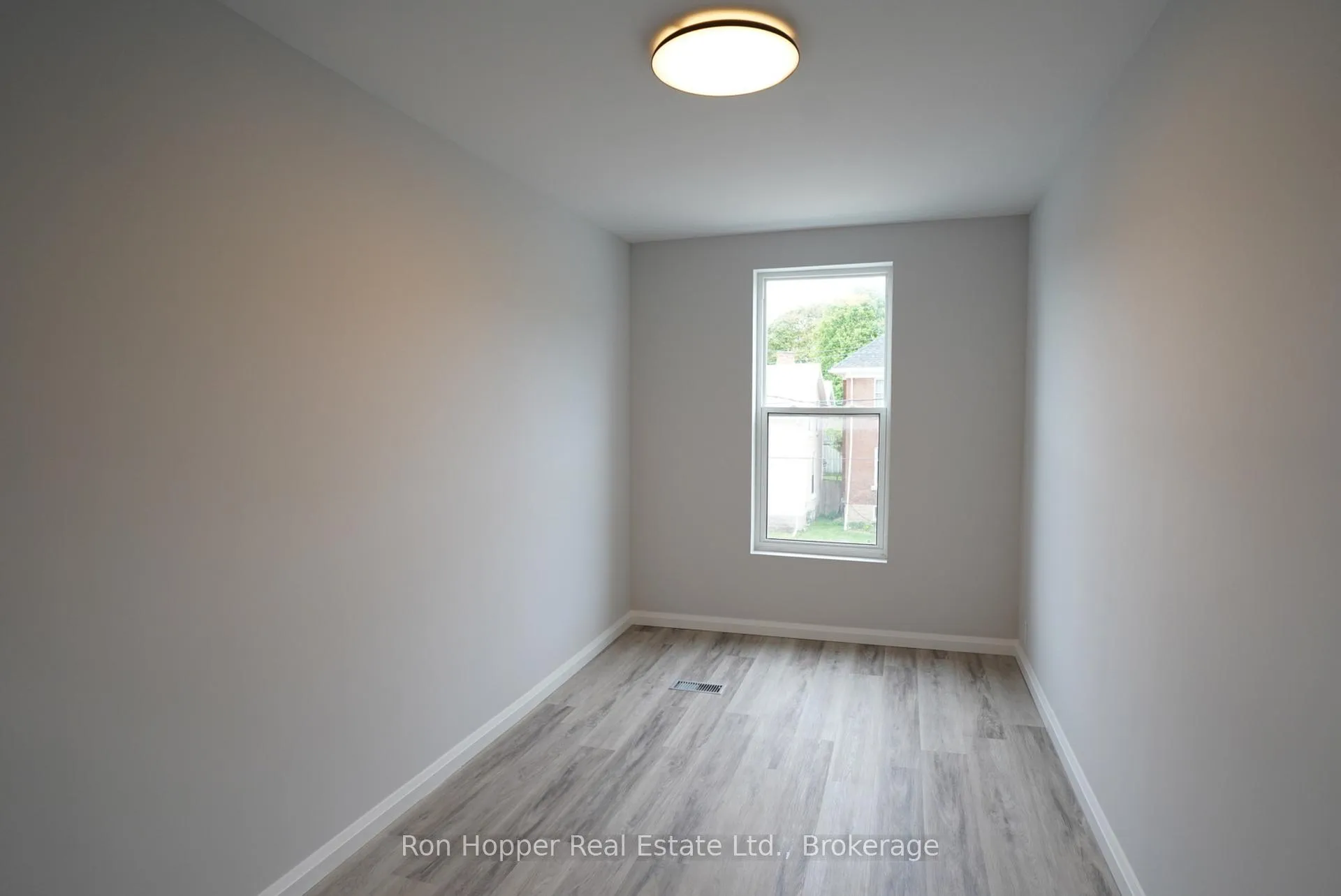 Photo 30 of 353 11th Street E, Owen Sound — HOMEH