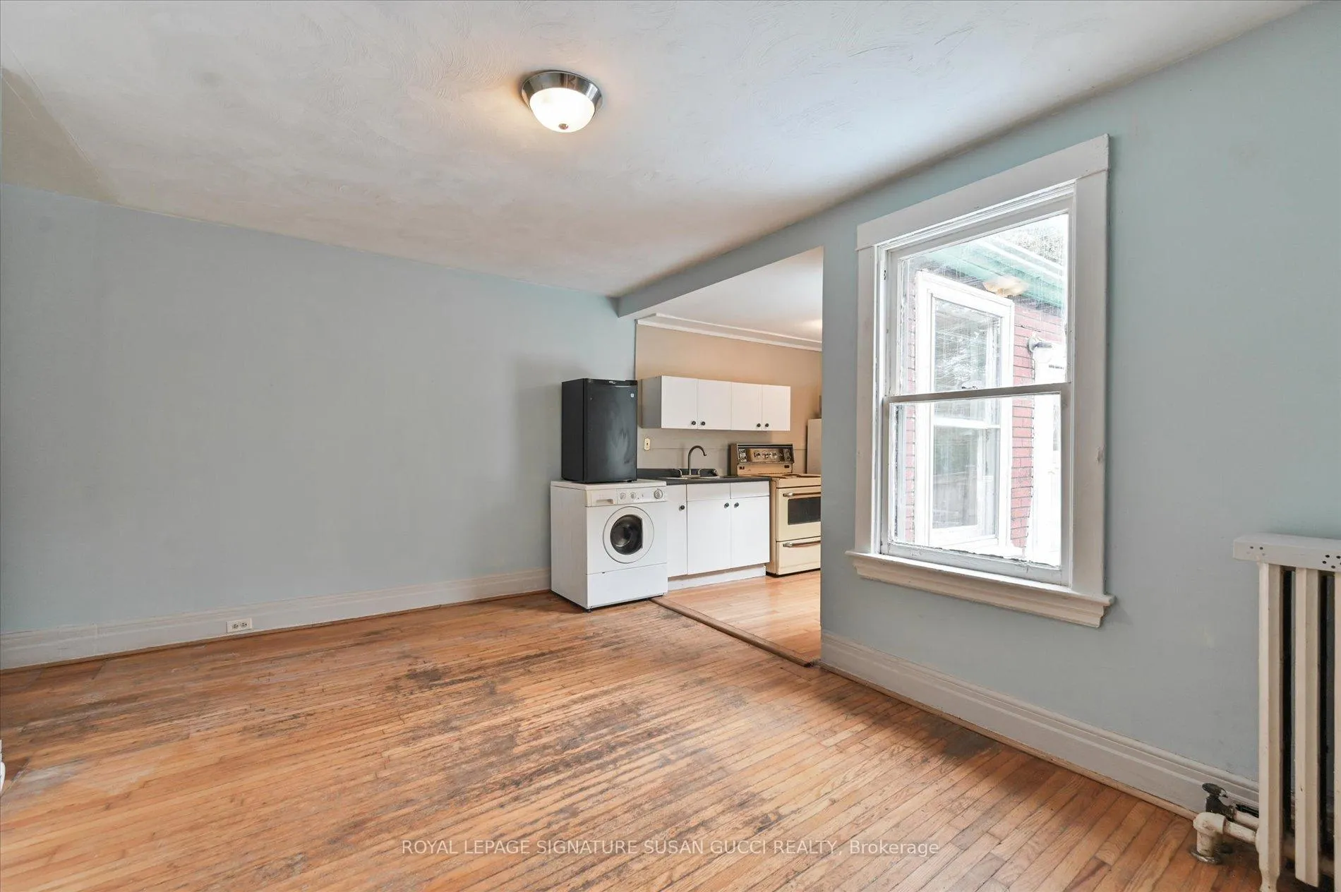 Photo 9 of 9 Everett Crescent, Toronto, Woodbine-Lumsden — HOMEH