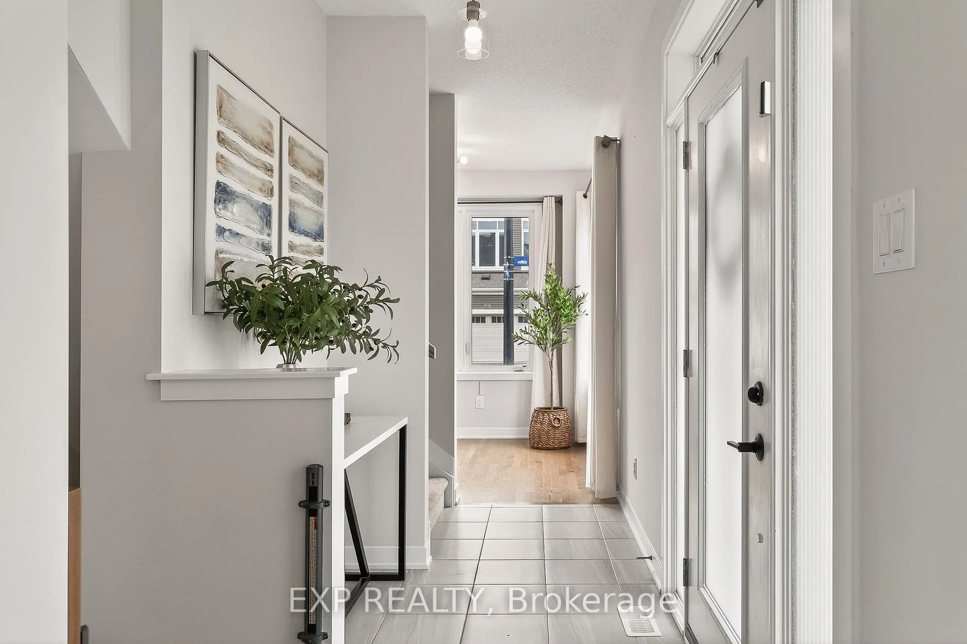 Photo 4 of 909 Lesage Way, Ottawa, Chapel Hill South - Orleans Village — HOMEH
