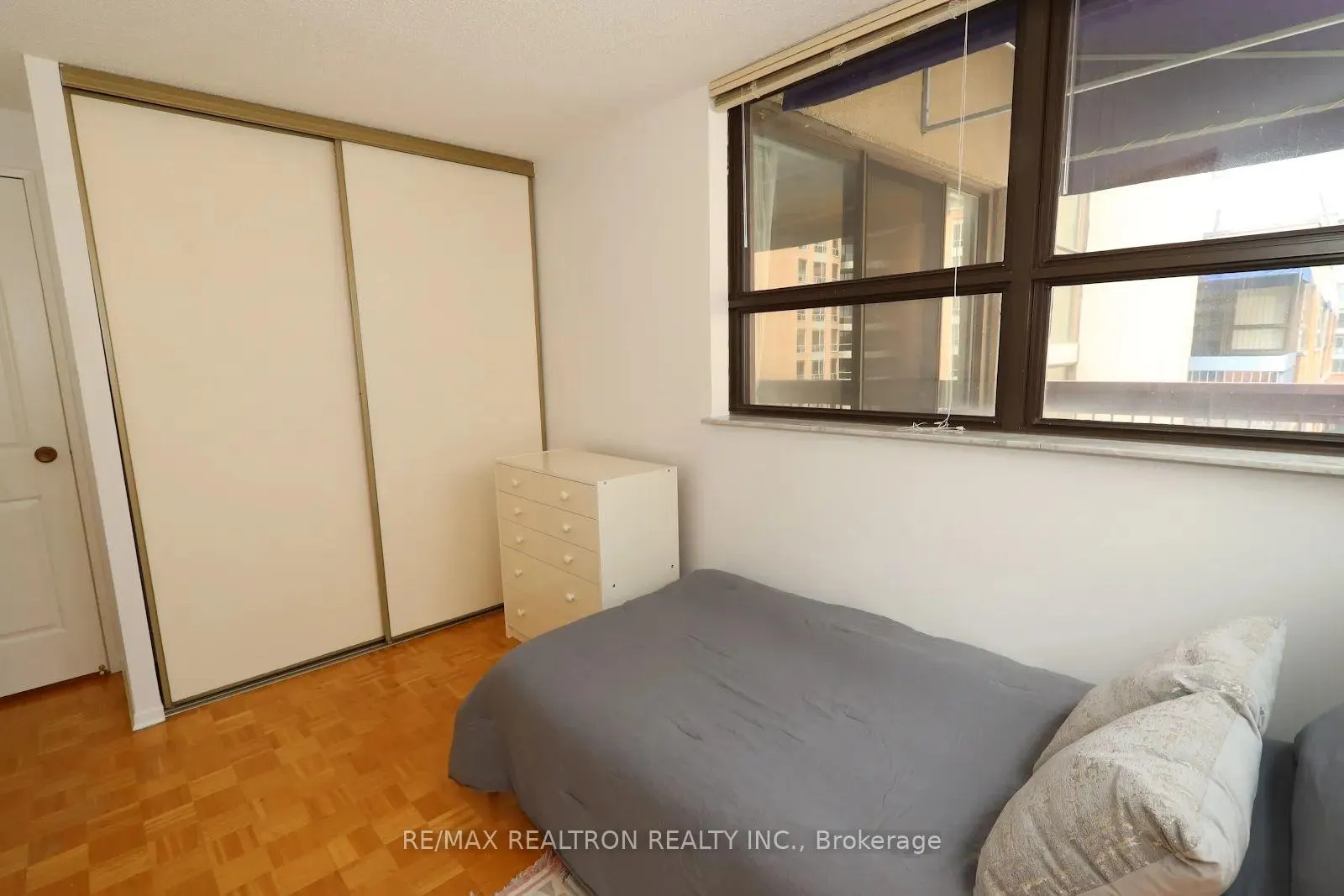 Photo 4 of Unit 919, 89 McCaul Street, Toronto, Kensington-Chinatown — HOMEH