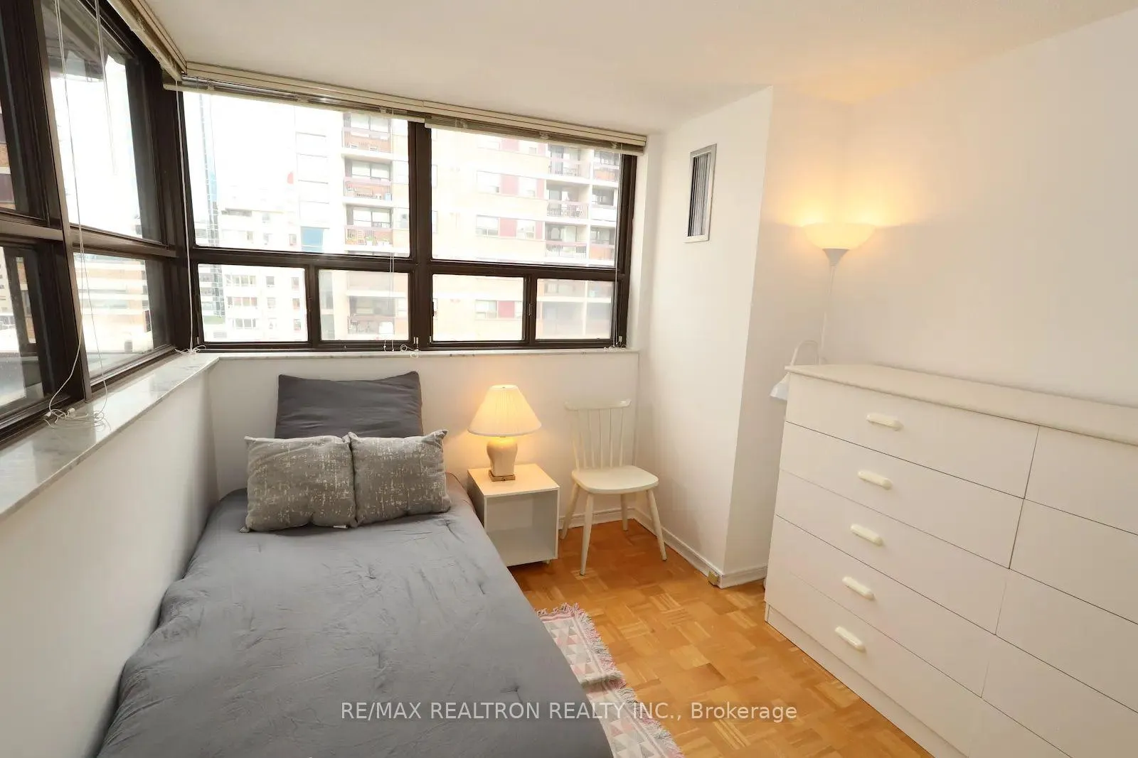 Photo 5 of Unit 919, 89 McCaul Street, Toronto, Kensington-Chinatown — HOMEH