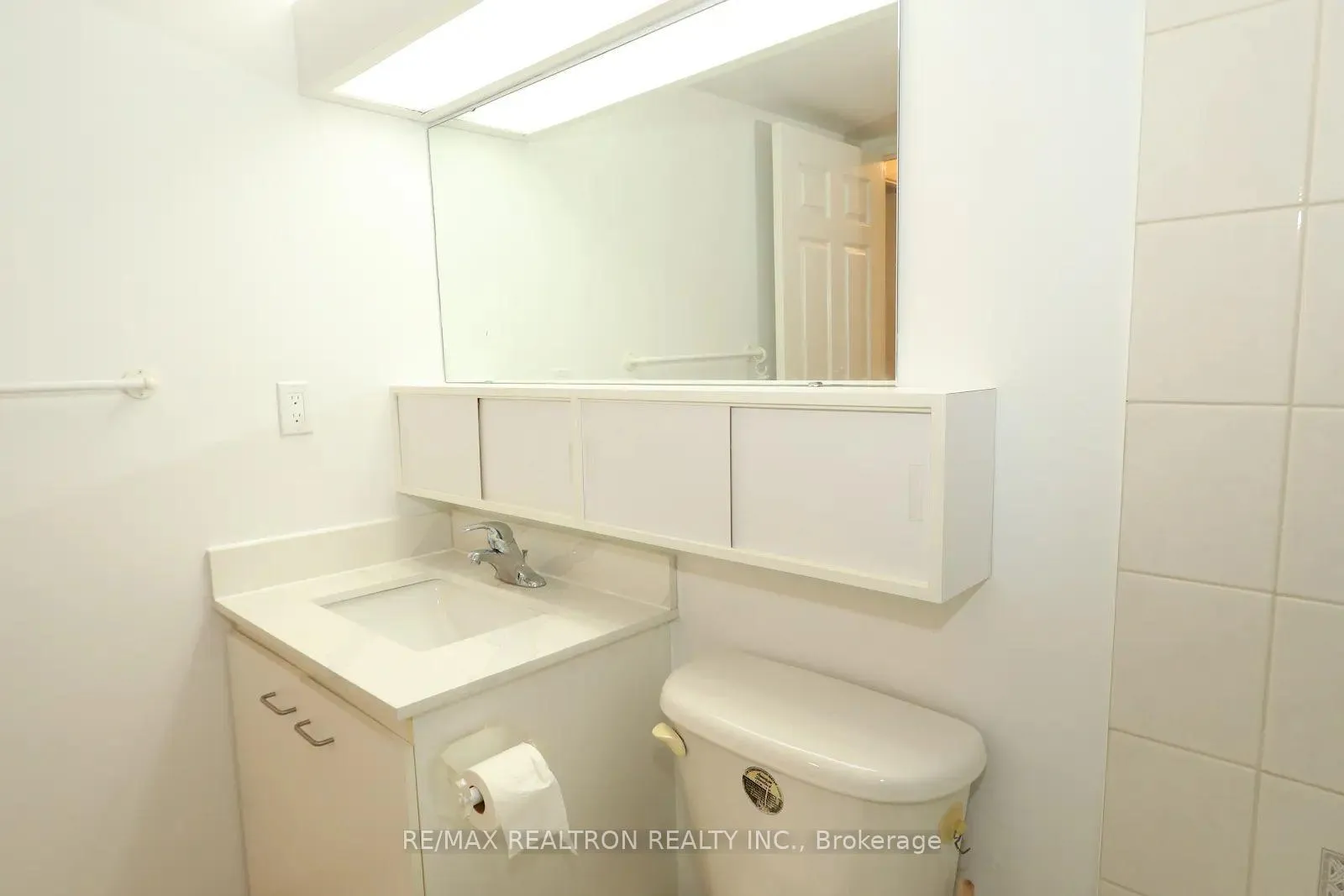 Photo 9 of Unit 919, 89 McCaul Street, Toronto, Kensington-Chinatown — HOMEH