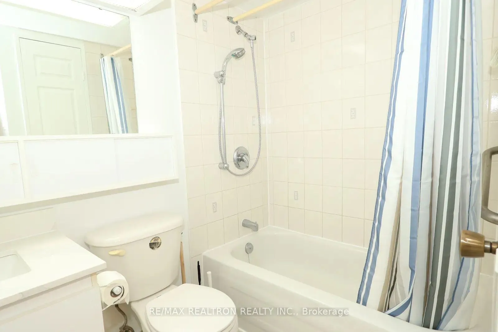 Photo 10 of Unit 919, 89 McCaul Street, Toronto, Kensington-Chinatown — HOMEH