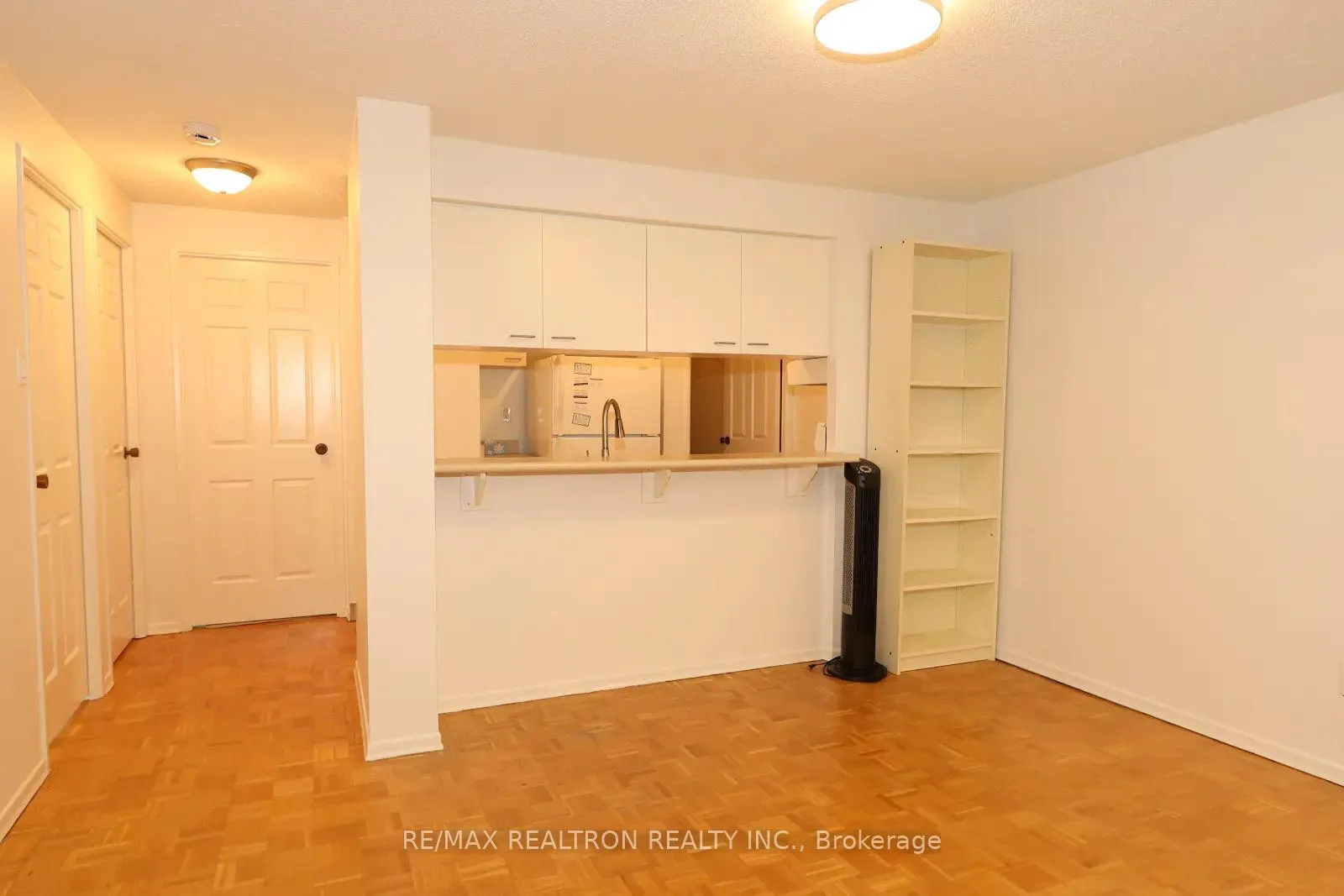 Photo 13 of Unit 919, 89 McCaul Street, Toronto, Kensington-Chinatown — HOMEH