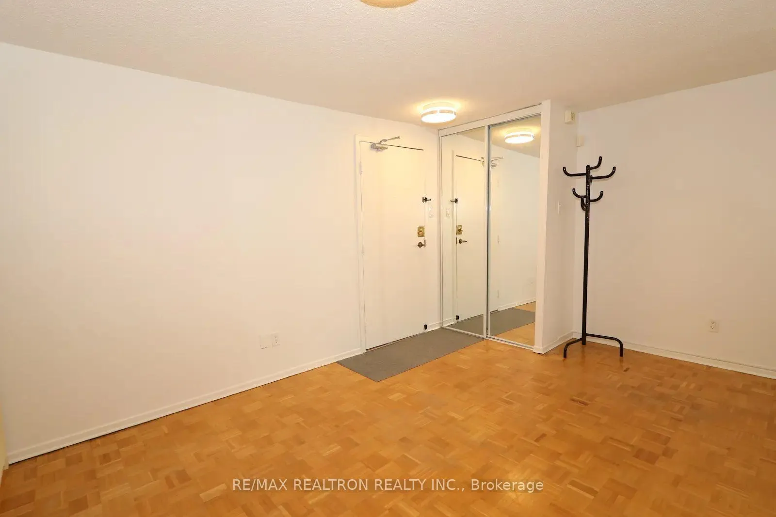Photo 17 of Unit 919, 89 McCaul Street, Toronto, Kensington-Chinatown — HOMEH