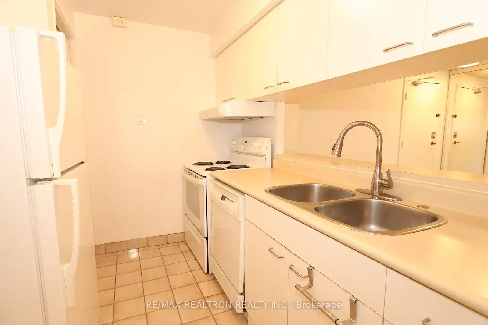 Photo 21 of Unit 919, 89 McCaul Street, Toronto, Kensington-Chinatown — HOMEH
