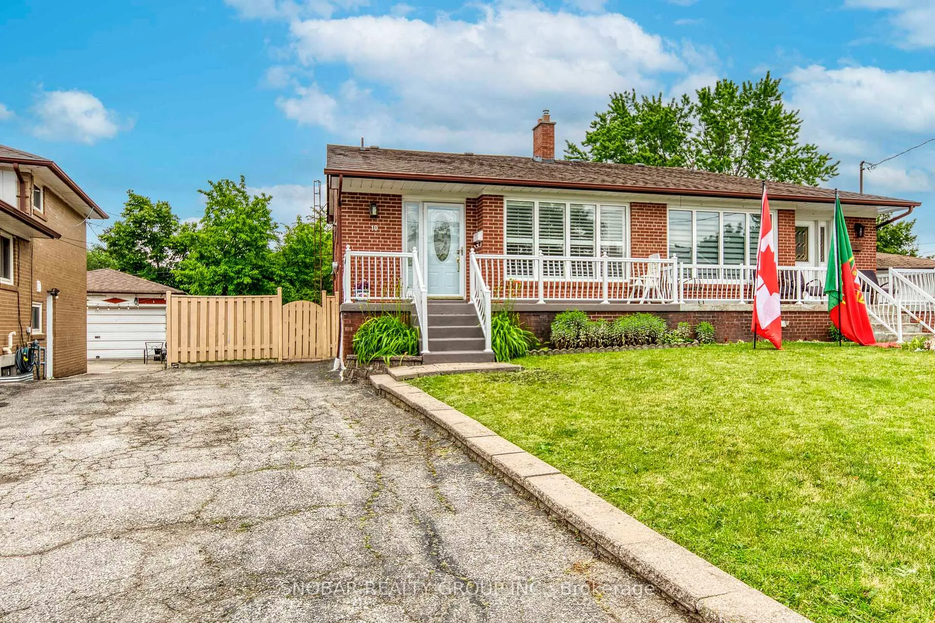 Photo 1 of 10 Bemberg Court, Etobicoke, Elms-Old Rexdale — HOMEH