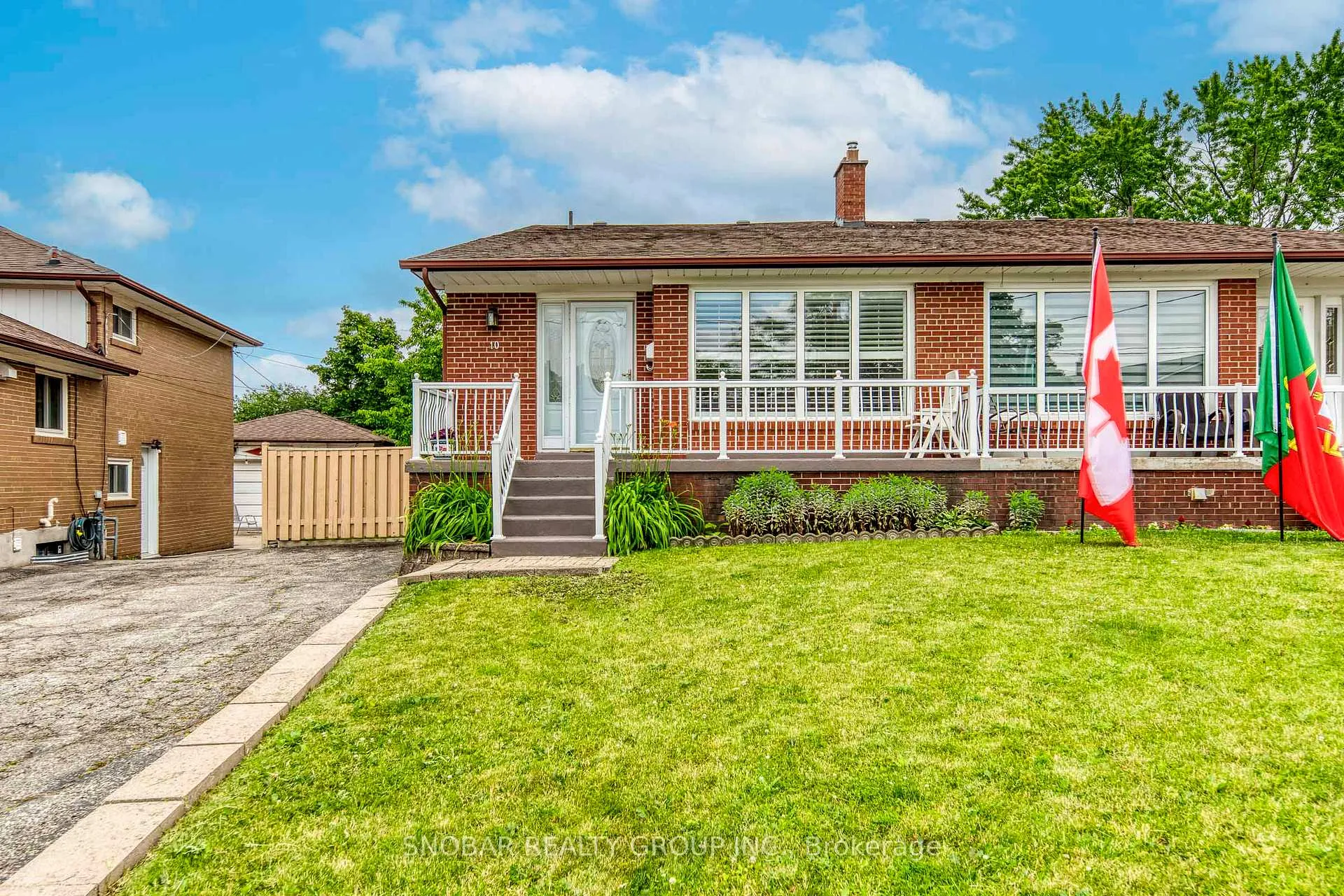 Photo 2 of 10 Bemberg Court, Etobicoke, Elms-Old Rexdale — HOMEH