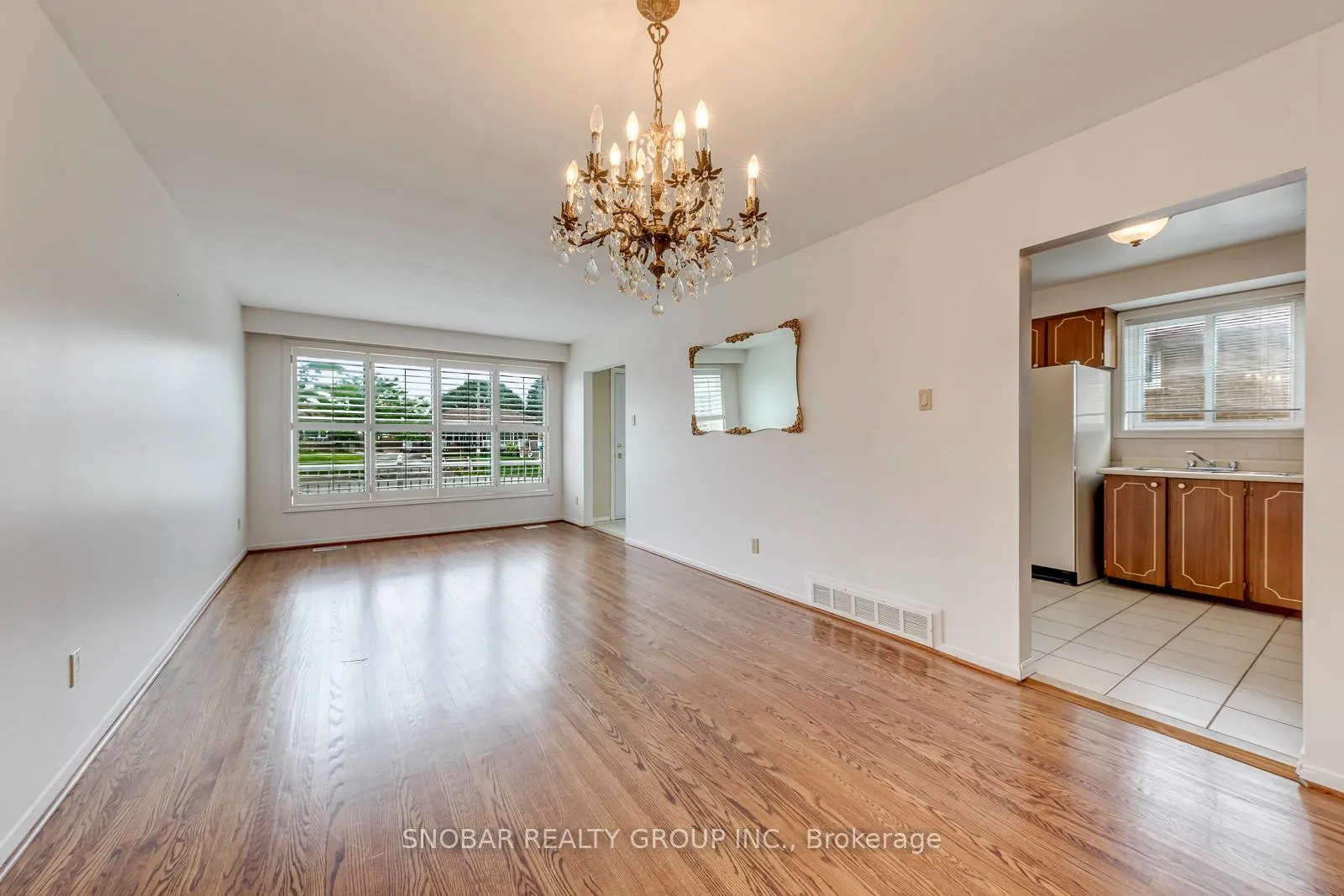 Photo 13 of 10 Bemberg Court, Etobicoke, Elms-Old Rexdale — HOMEH