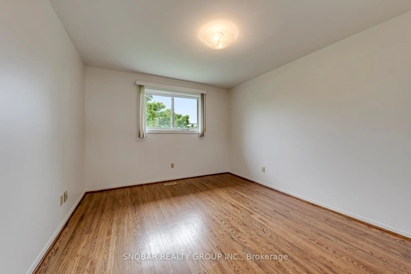 Photo 19 of 10 Bemberg Court, Etobicoke, Elms-Old Rexdale — HOMEH
