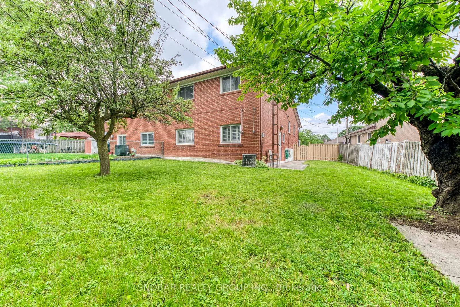 Photo 34 of 10 Bemberg Court, Etobicoke, Elms-Old Rexdale — HOMEH