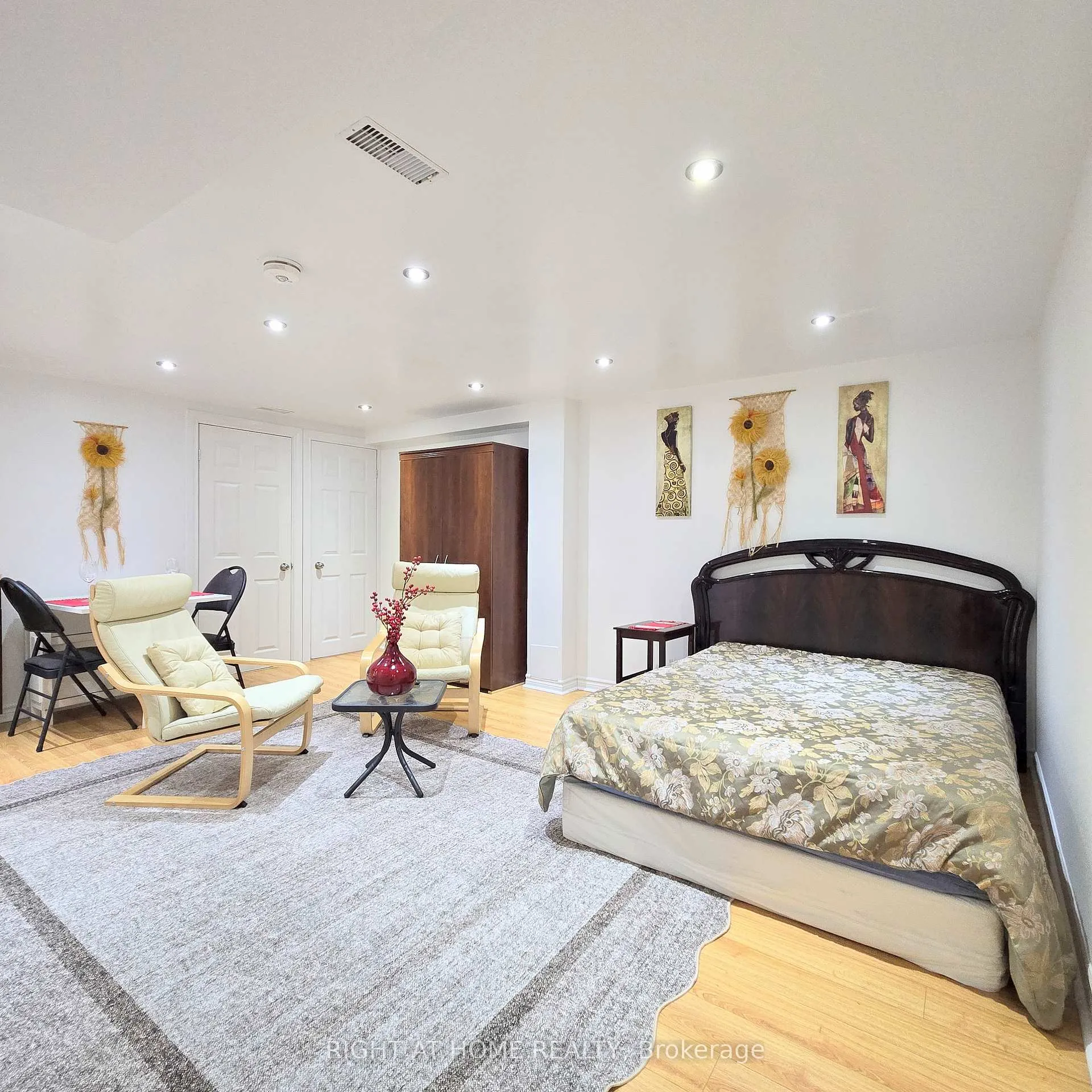 Photo 2 of Unit Lower, 47 Mare Crescent, Etobicoke, West Humber-Clairville — HOMEH