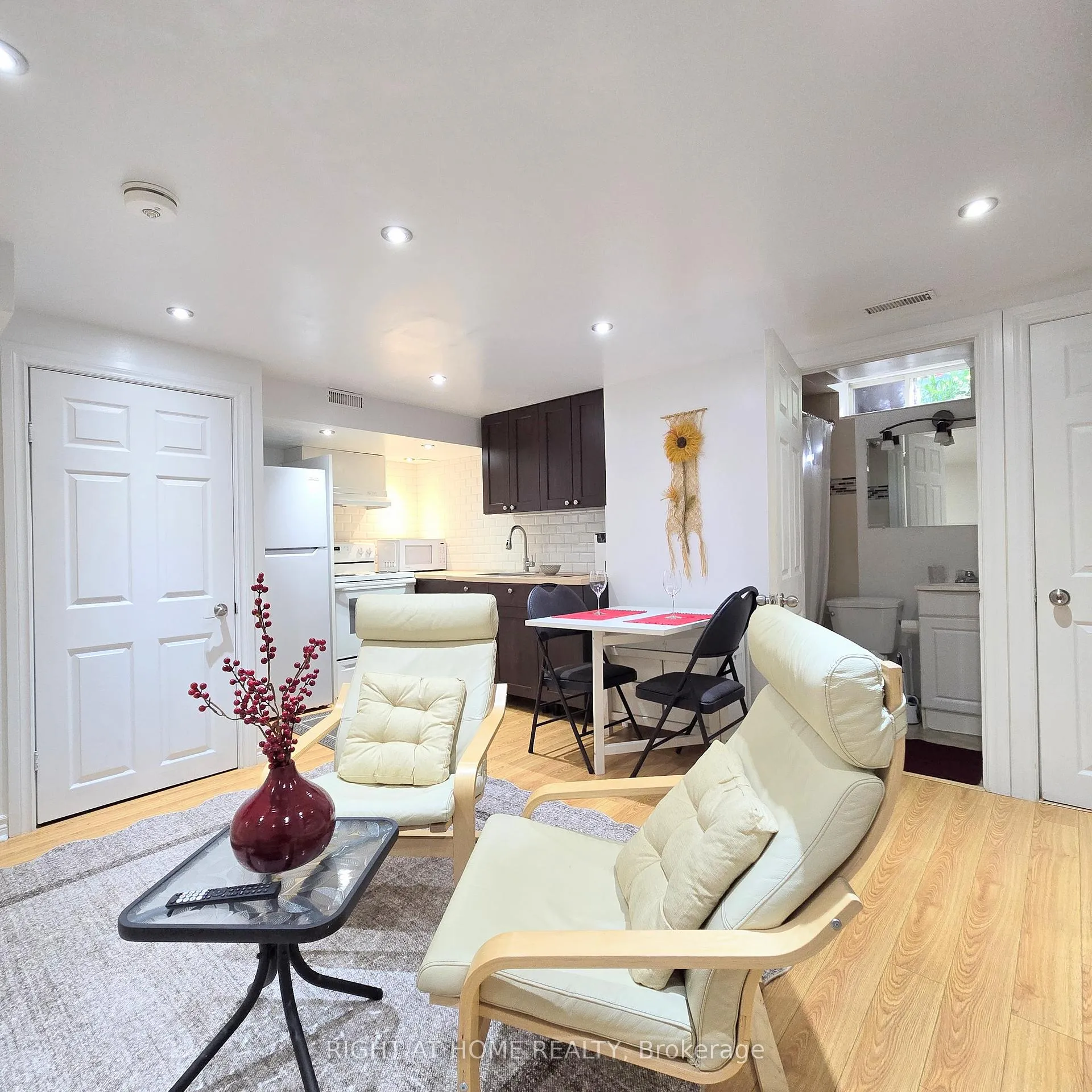Photo 5 of Unit Lower, 47 Mare Crescent, Etobicoke, West Humber-Clairville — HOMEH