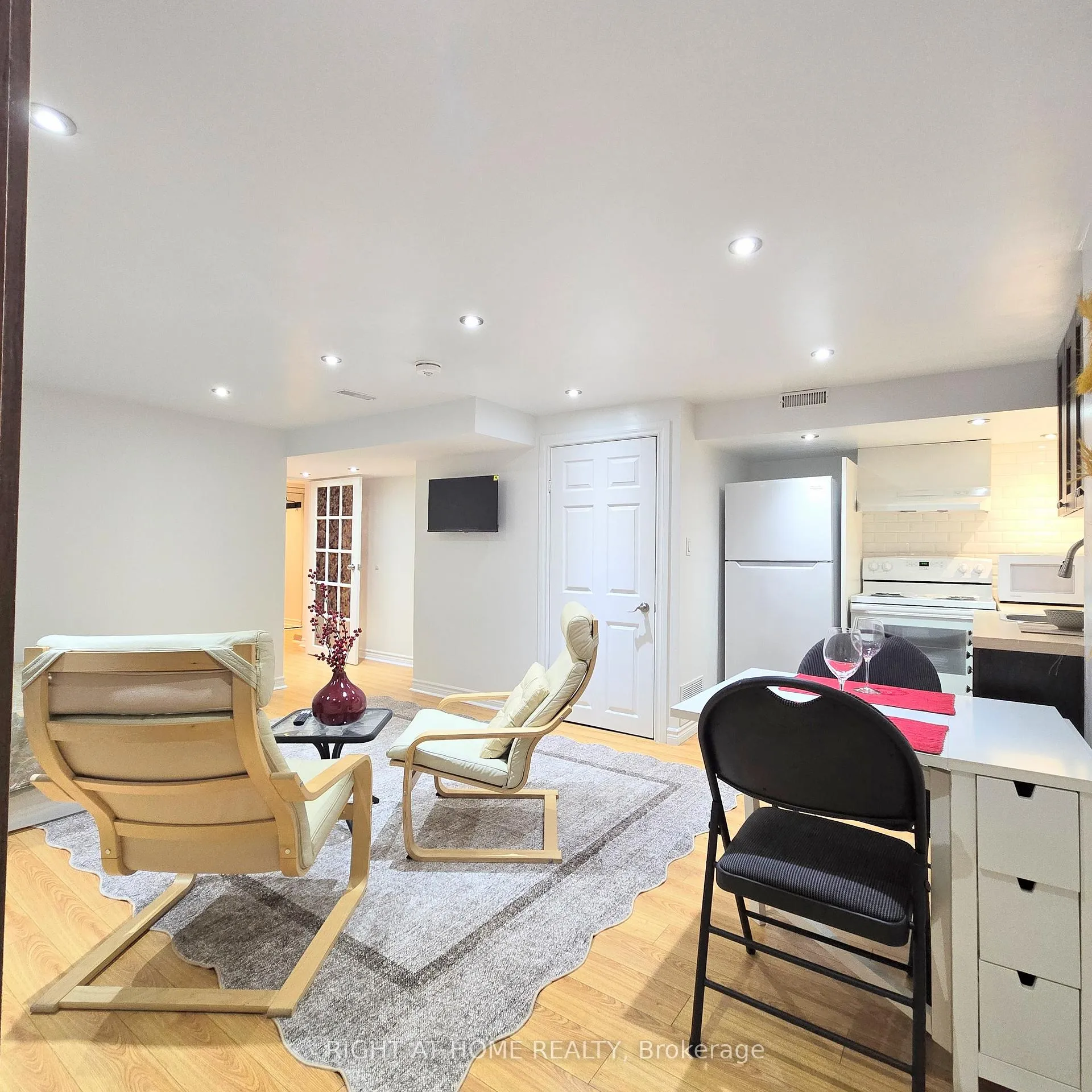 Photo 7 of Unit Lower, 47 Mare Crescent, Etobicoke, West Humber-Clairville — HOMEH