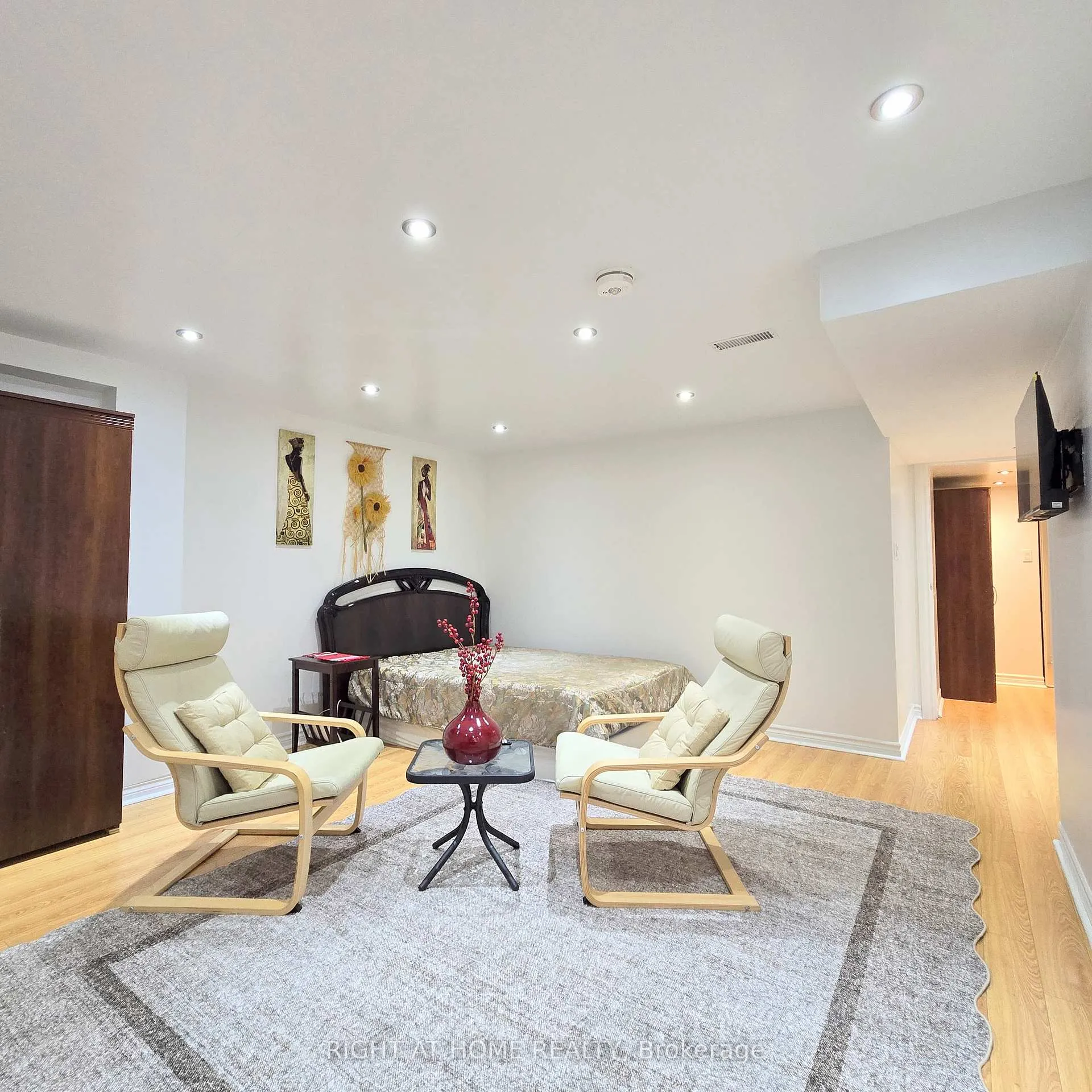 Photo 12 of Unit Lower, 47 Mare Crescent, Etobicoke, West Humber-Clairville — HOMEH
