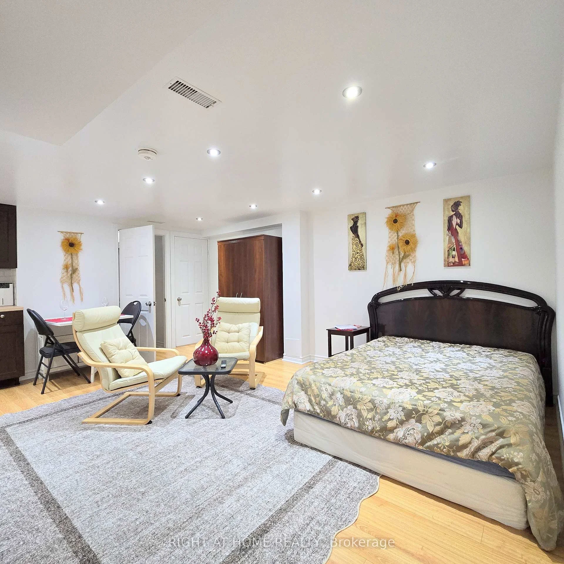 Photo 15 of Unit Lower, 47 Mare Crescent, Etobicoke, West Humber-Clairville — HOMEH