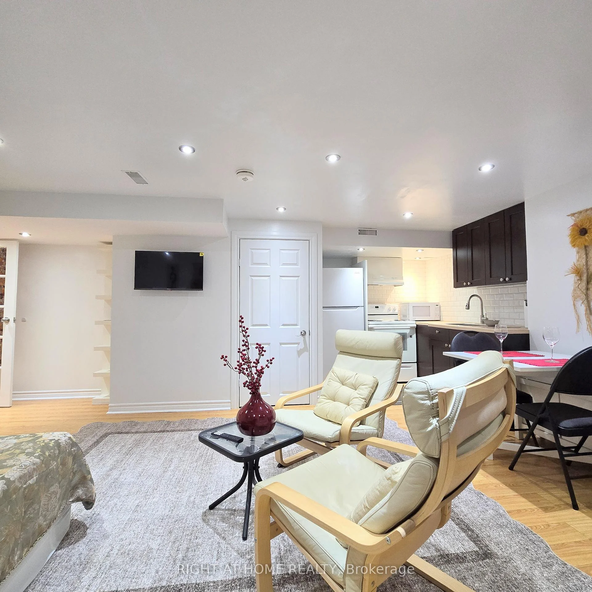 Photo 16 of Unit Lower, 47 Mare Crescent, Etobicoke, West Humber-Clairville — HOMEH
