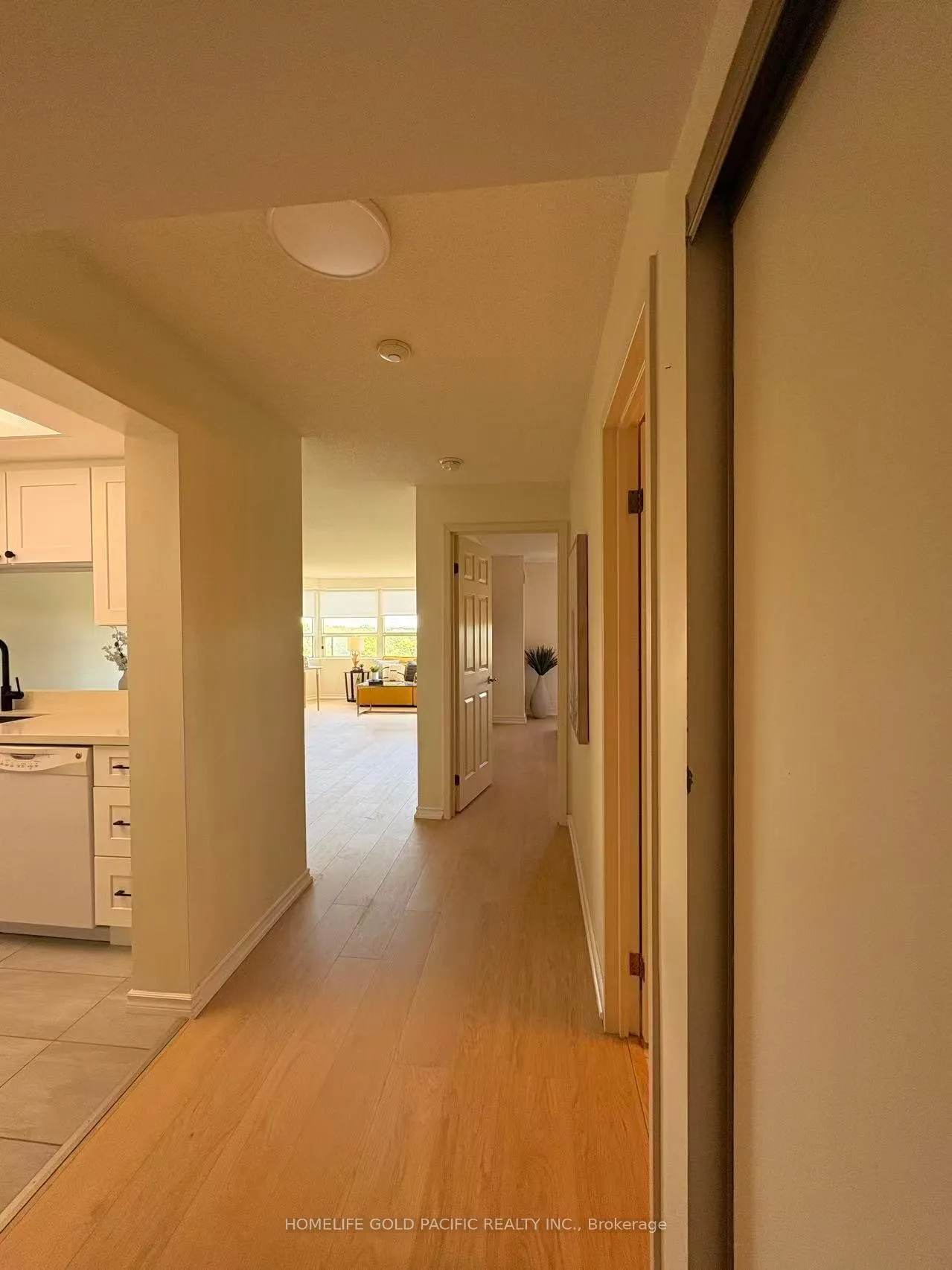 Photo 11 of Unit 806, 2 Raymerville Drive, Markham, Raymerville — HOMEH