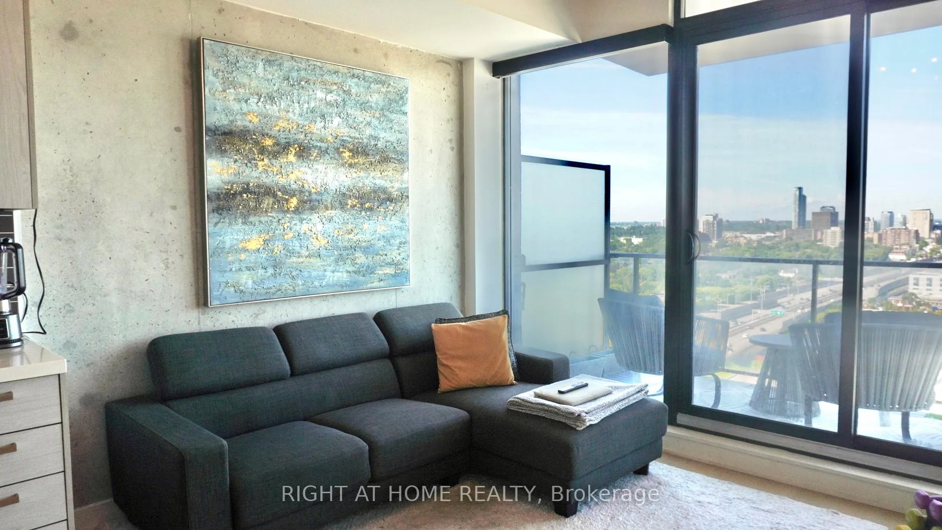 Photo 6 of Unit 1804, 203 Catherine Street, Ottawa, Ottawa Centre — HOMEH