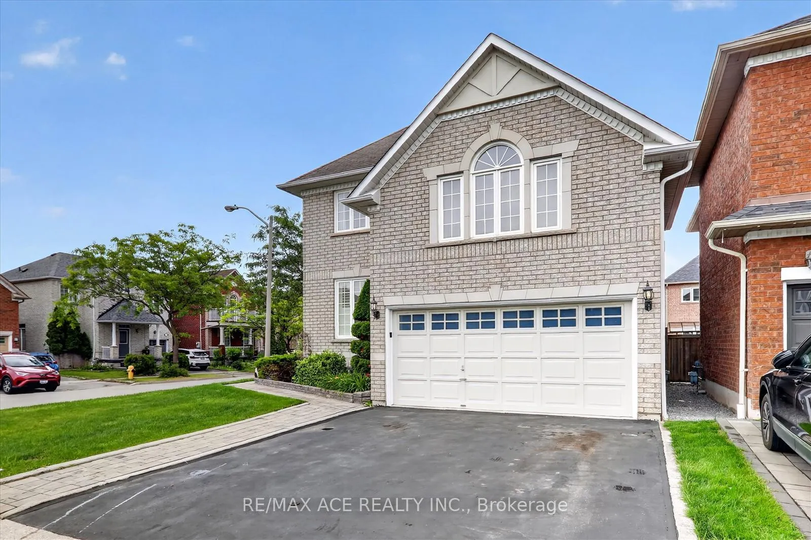 Photo 6 of 62 Dent Street, Ajax, Northwest Ajax — HOMEH