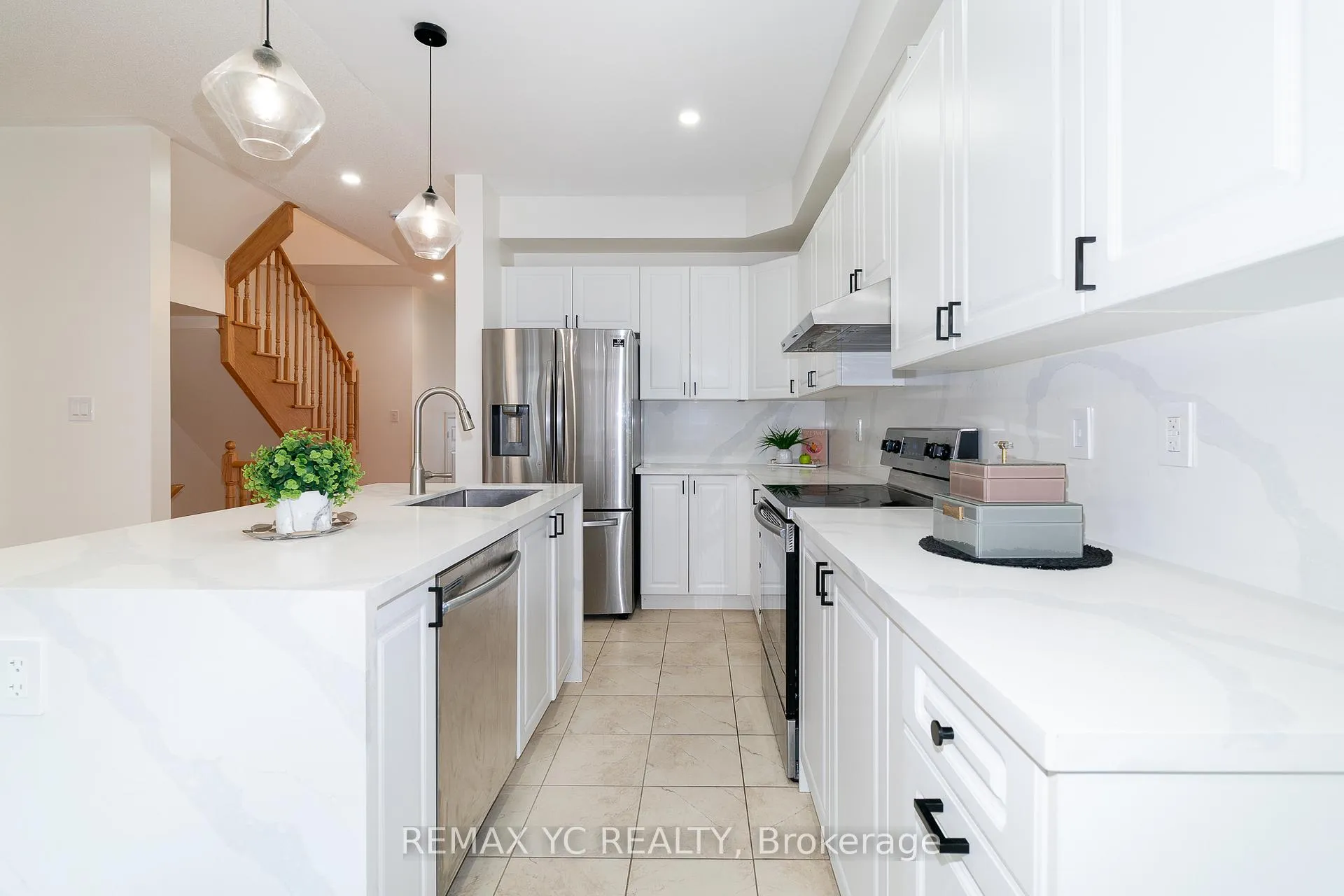 Photo 11 of 58 Sandwell Street, Vaughan, Vellore Village — HOMEH