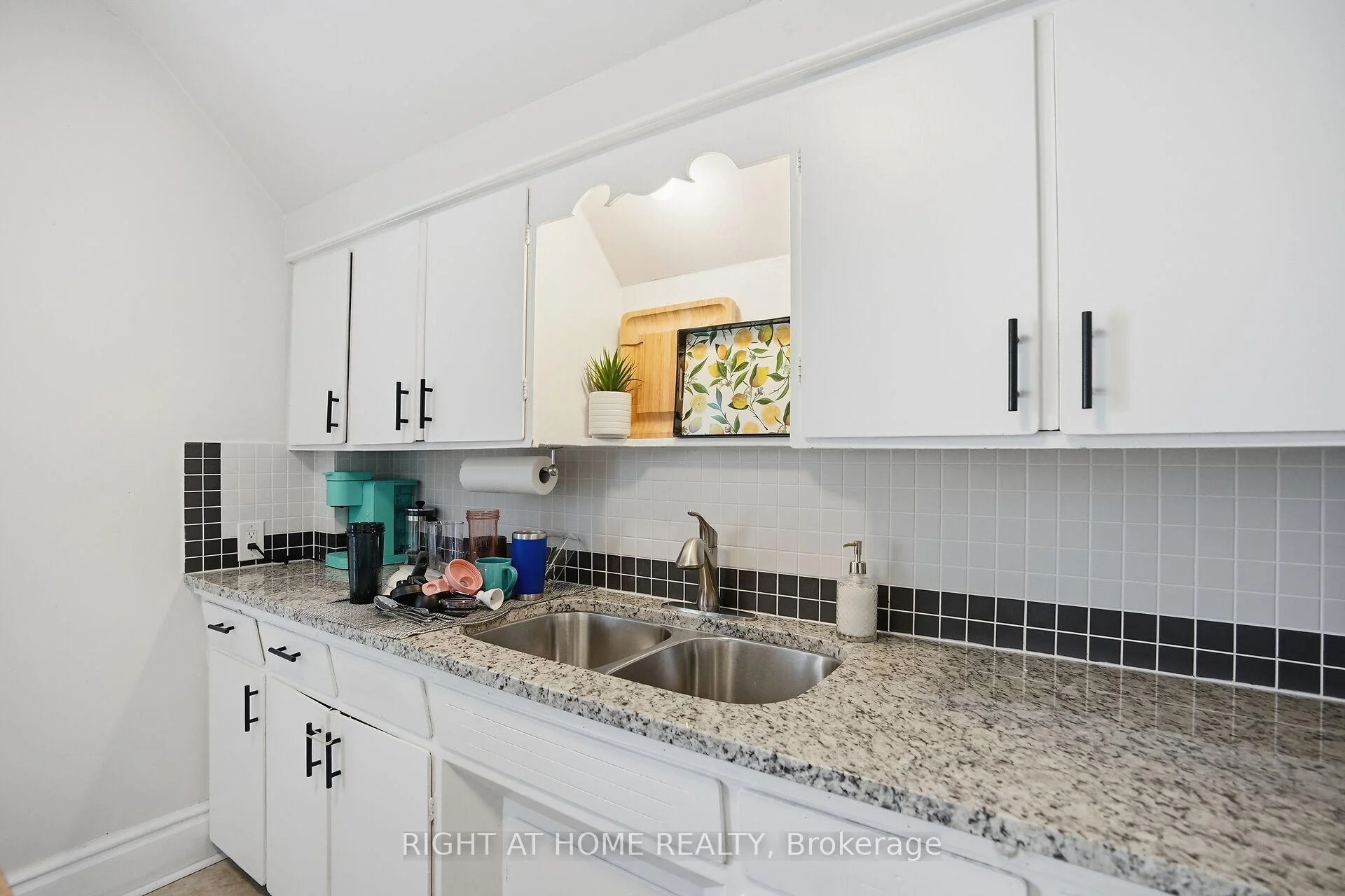 Photo 25 of 57 Rosebery Place, St. Thomas — HOMEH