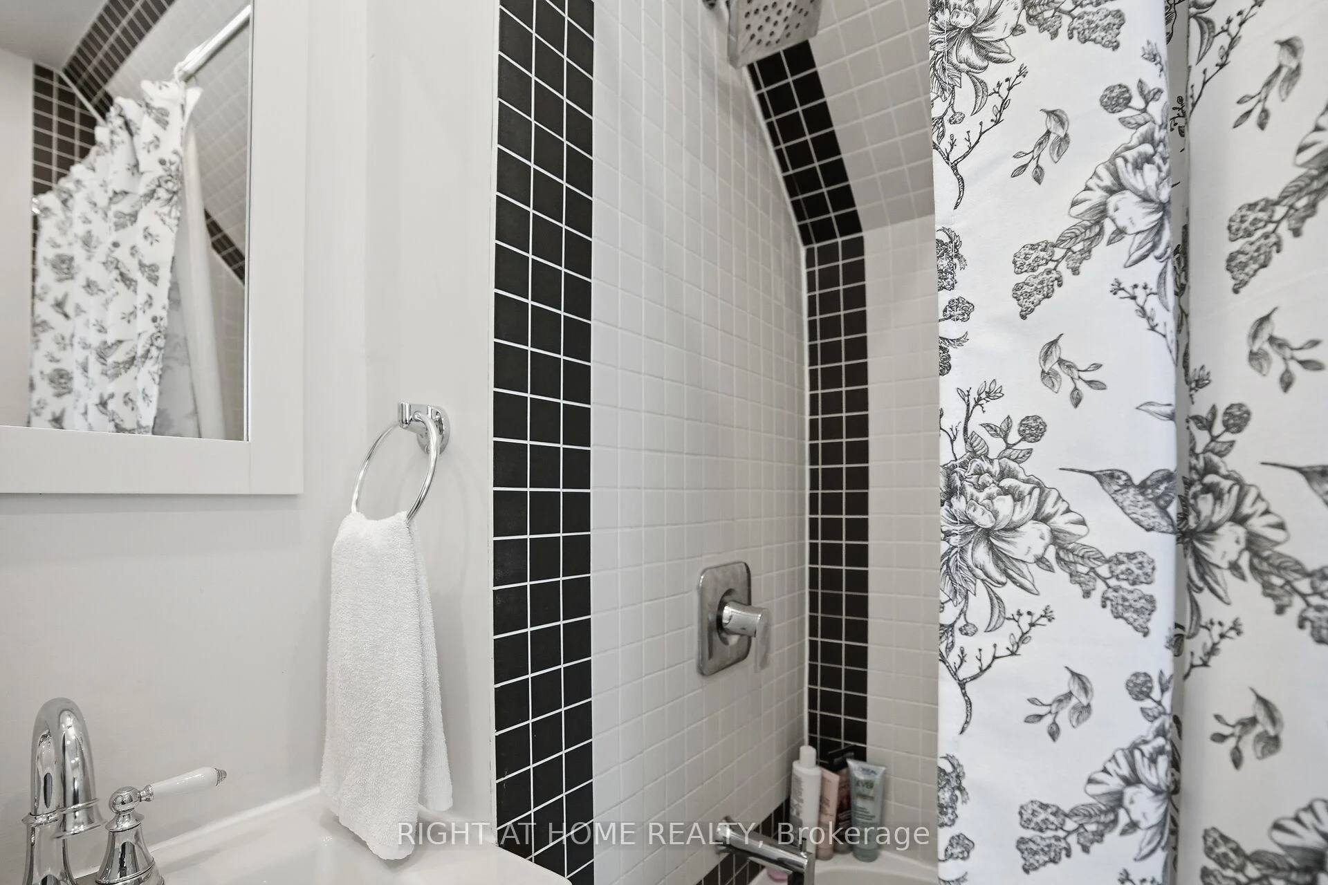 Photo 35 of 57 Rosebery Place, St. Thomas — HOMEH