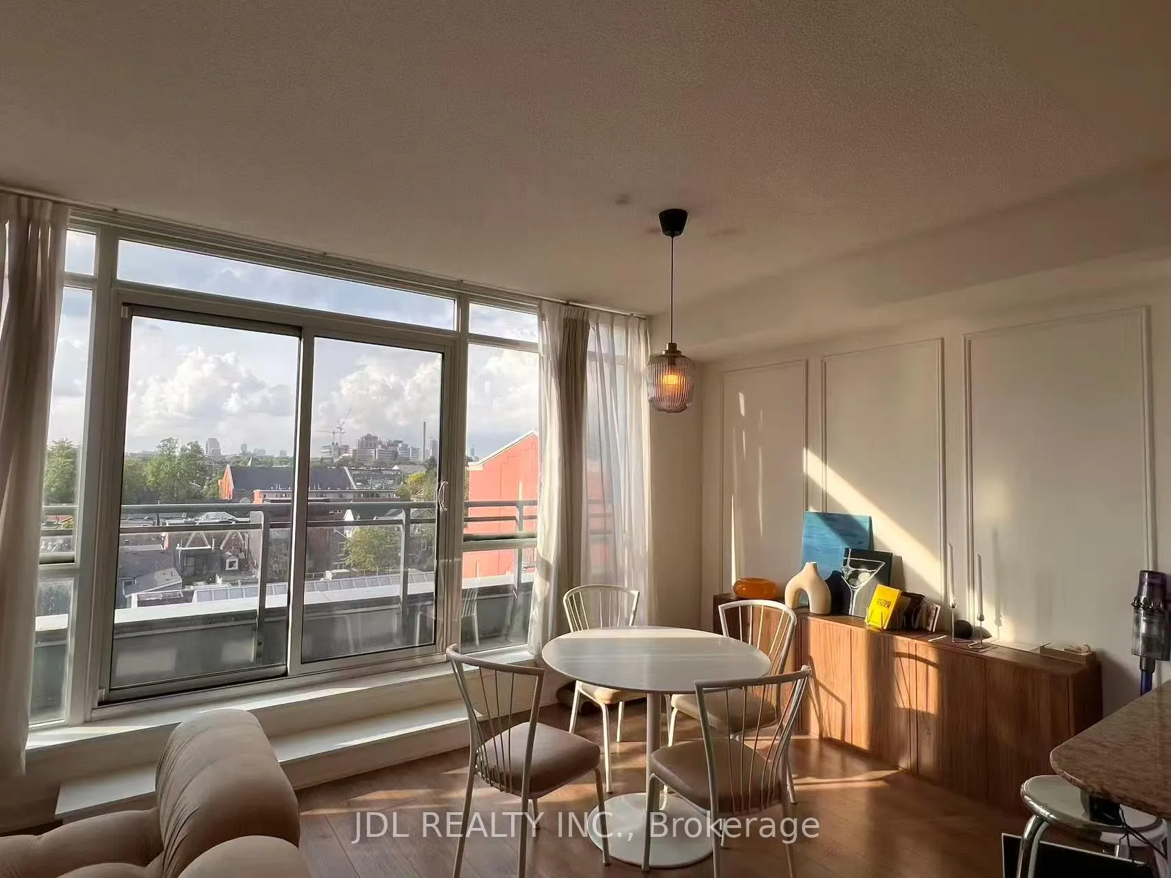 Photo 7 of Unit 615, 775 King Street W, Toronto, Niagara — HOMEH