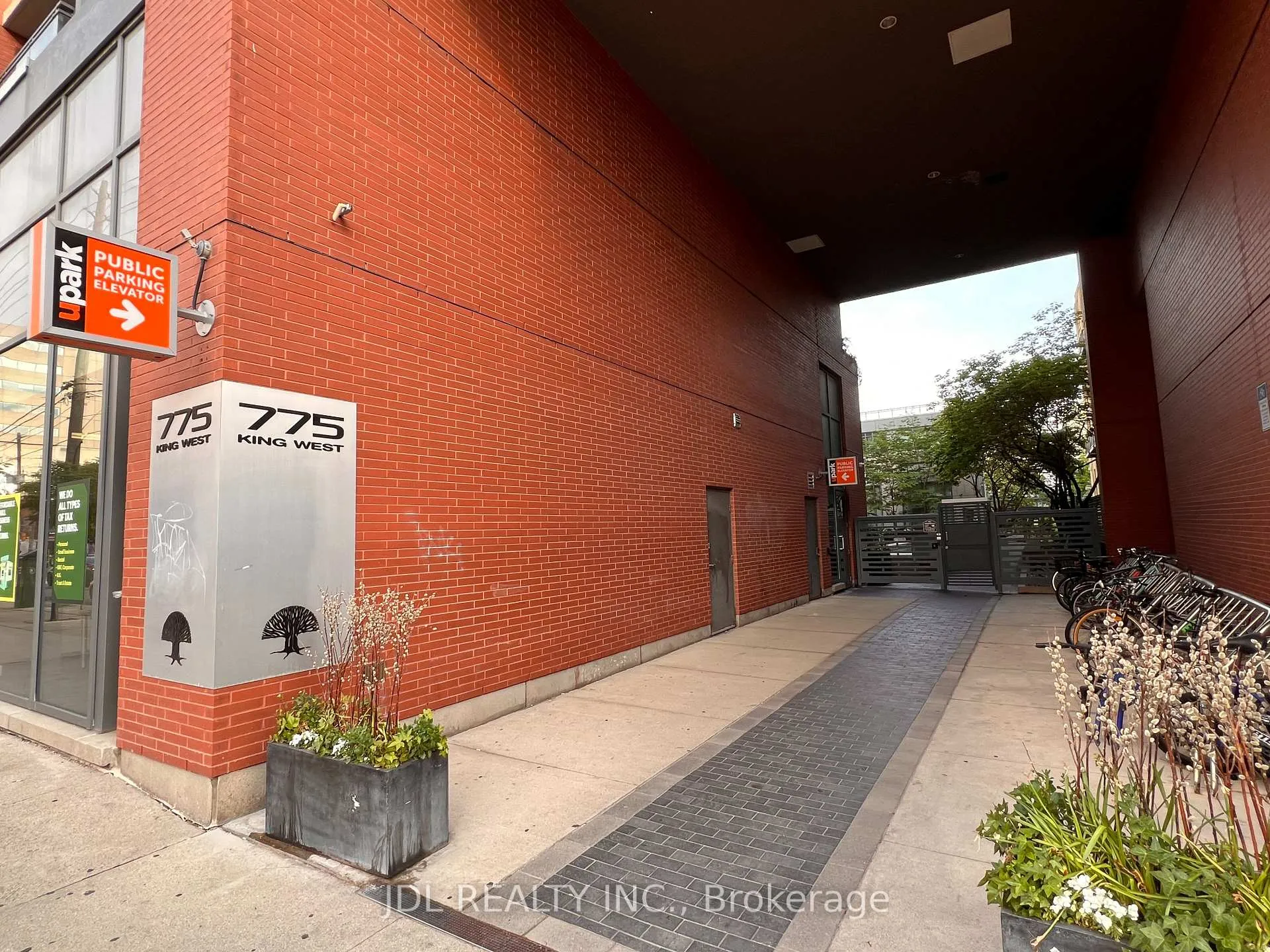 Photo 14 of Unit 615, 775 King Street W, Toronto, Niagara — HOMEH
