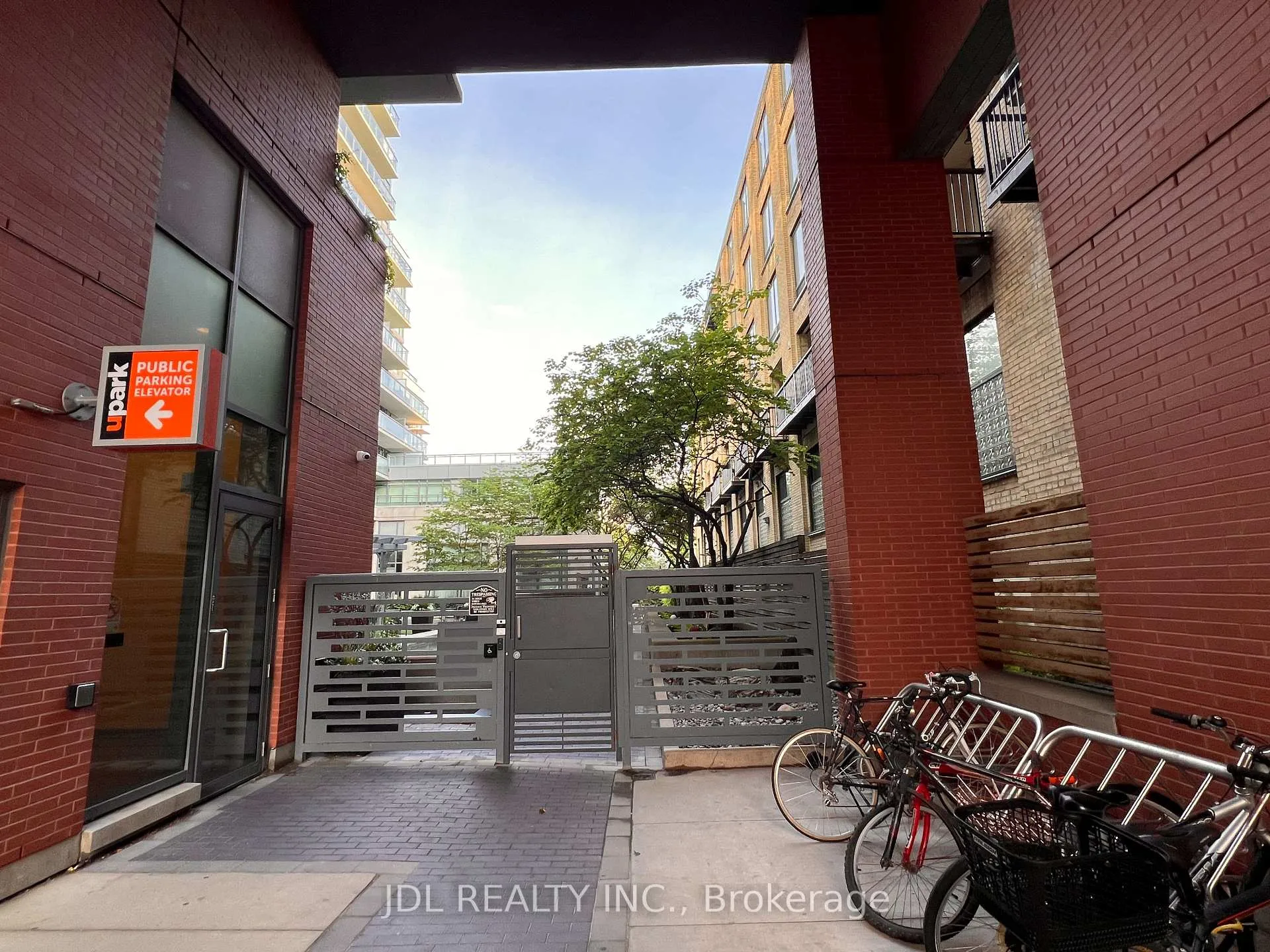 Photo 15 of Unit 615, 775 King Street W, Toronto, Niagara — HOMEH