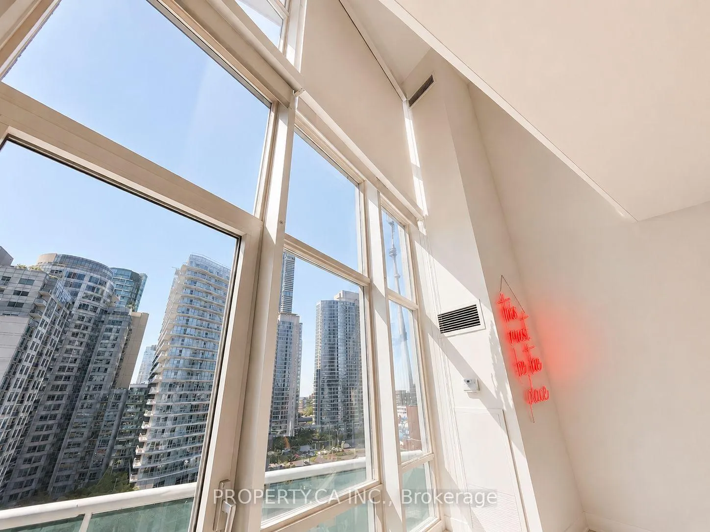 Photo 10 of Unit 923, 36 Blue Jays Way, Toronto, Waterfront Communities — HOMEH