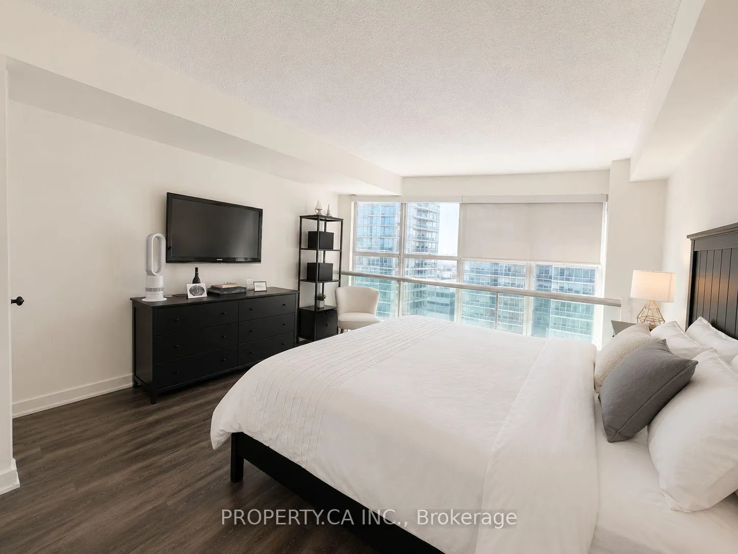 Photo 17 of Unit 923, 36 Blue Jays Way, Toronto, Waterfront Communities — HOMEH